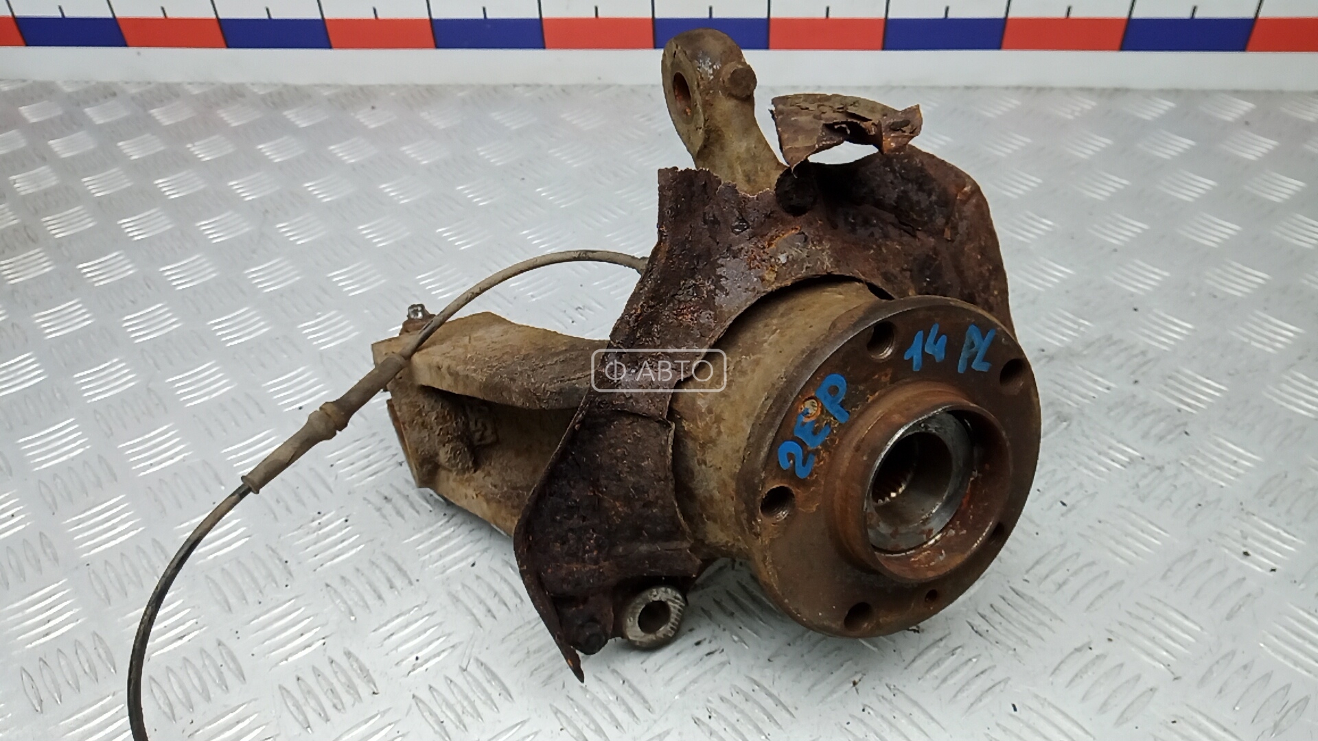 Ступица передняя левая