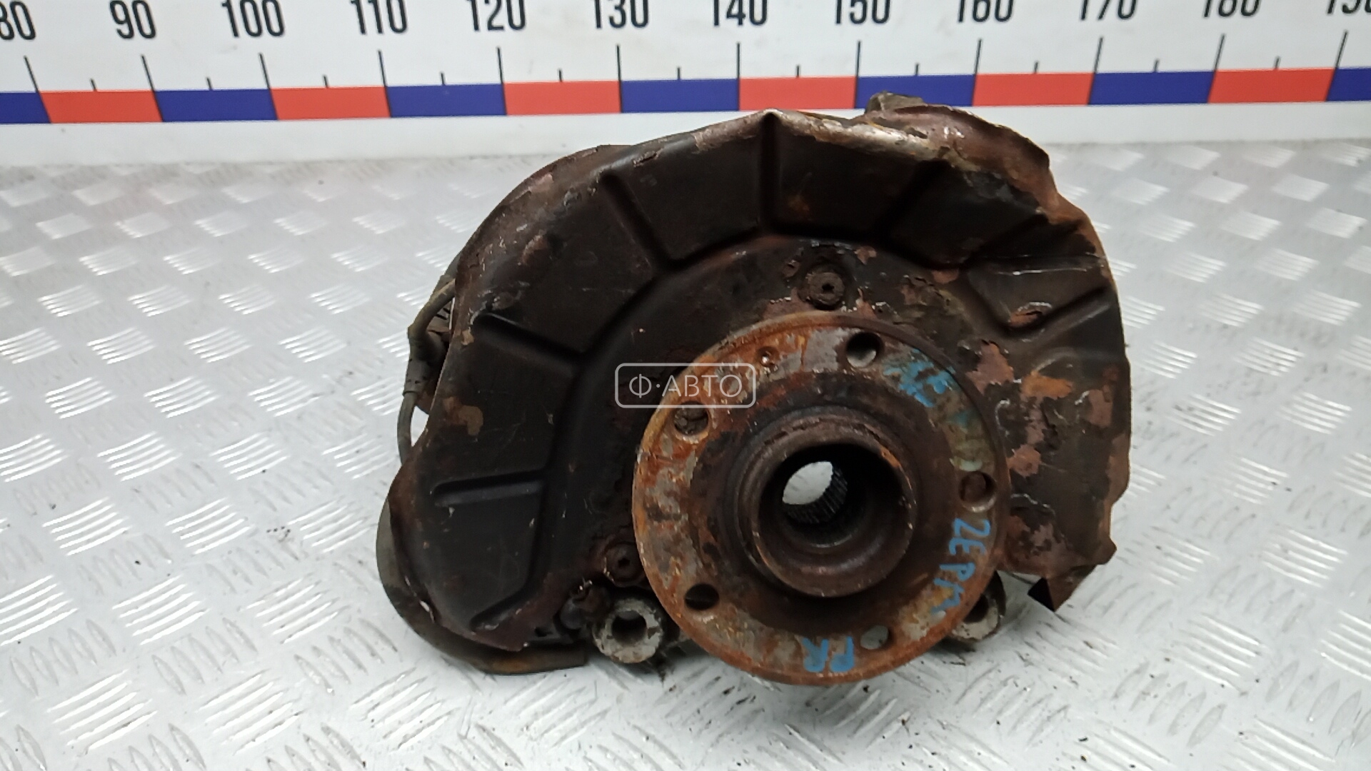 Ступица передняя левая