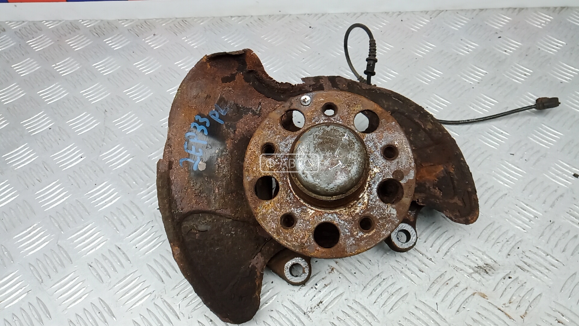 Ступица передняя левая