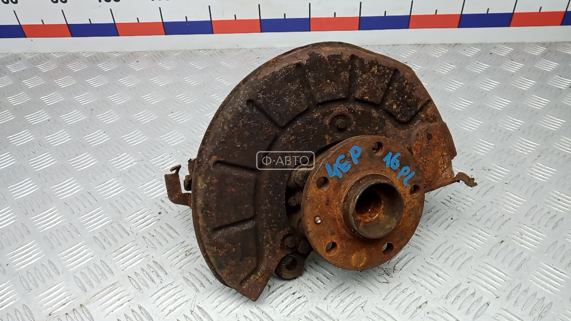 Ступица передняя левая