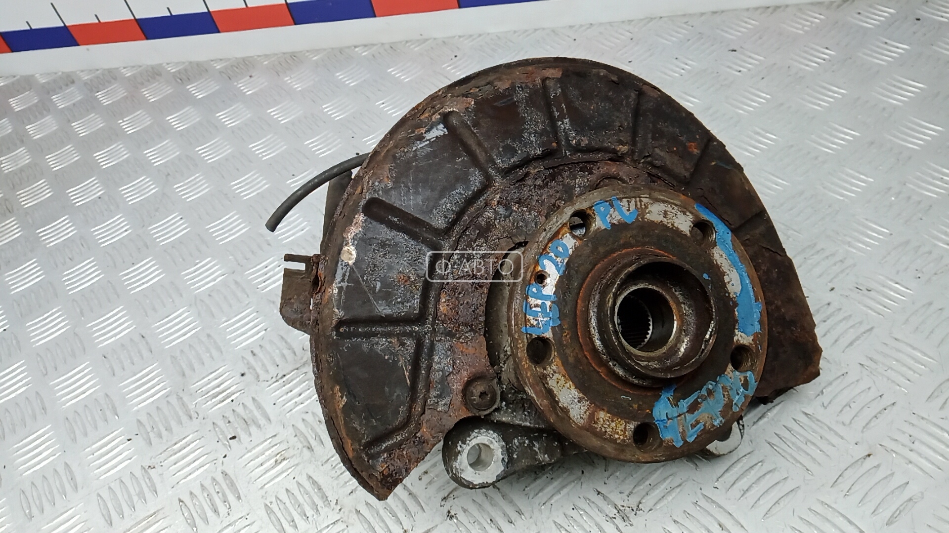 Ступица передняя левая