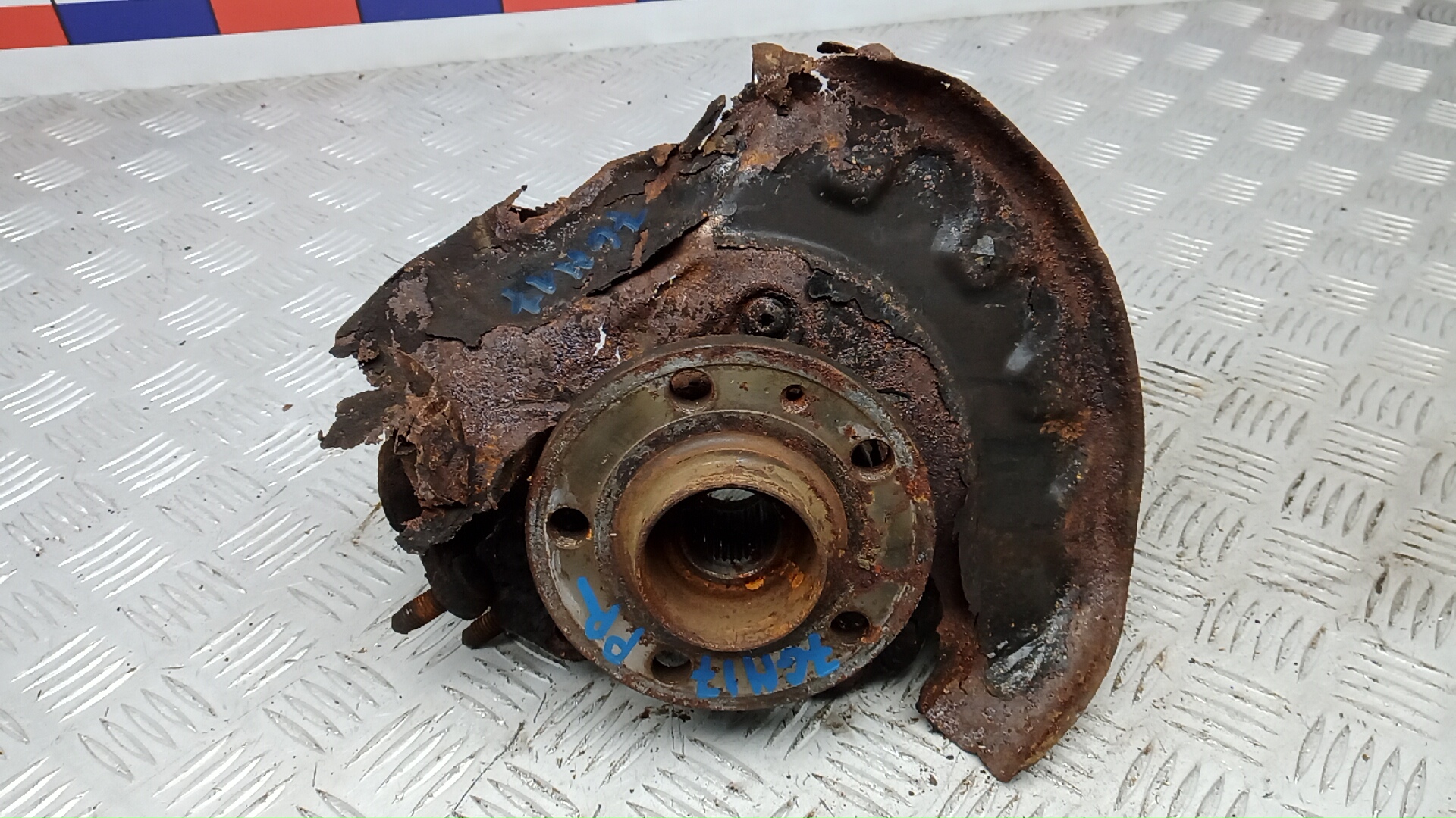 Ступица передняя правая SKODA RAPID