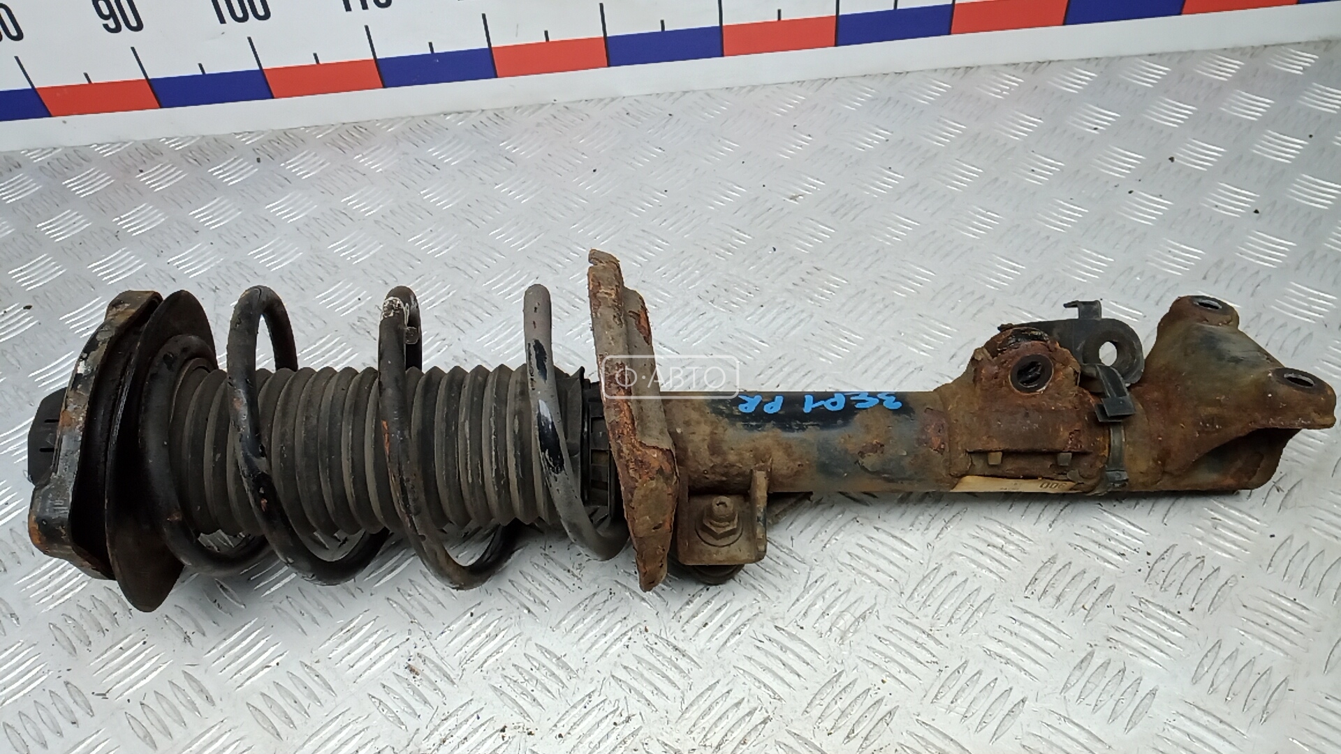 Стойка передняя правая