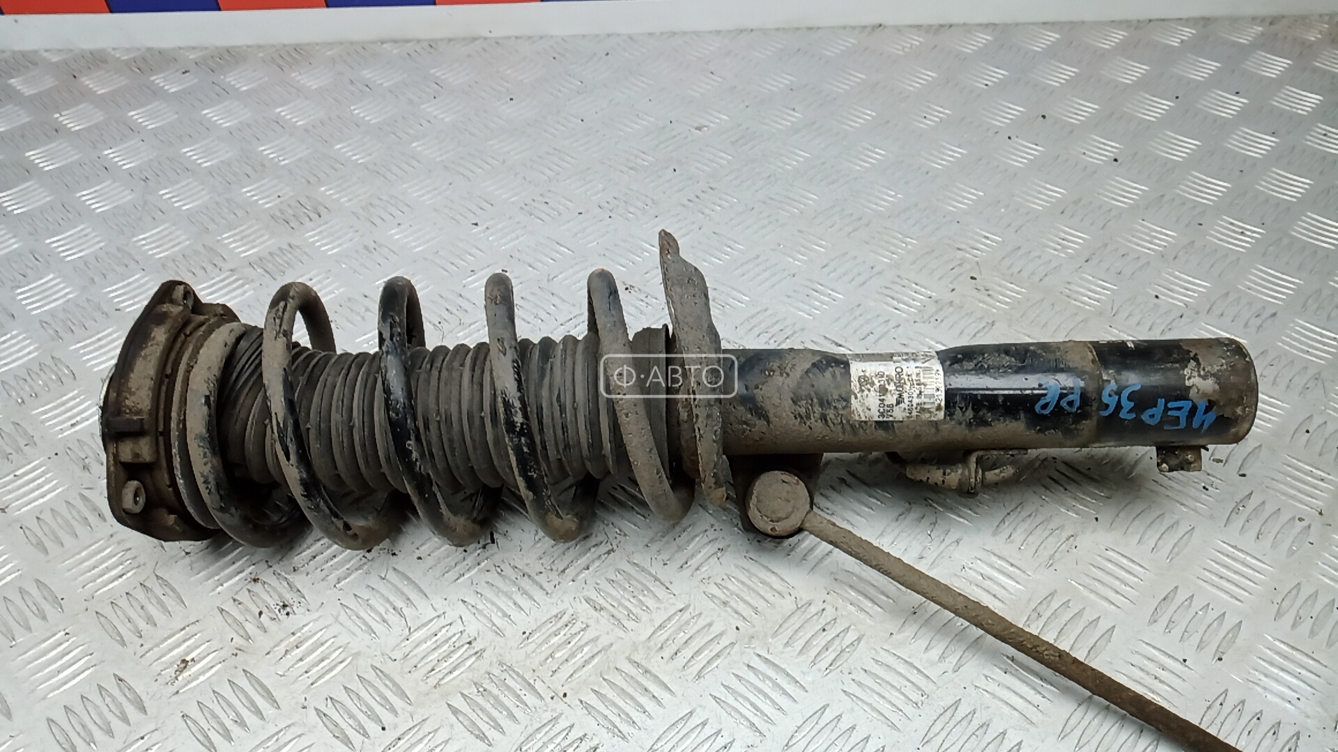 Стойка передняя правая