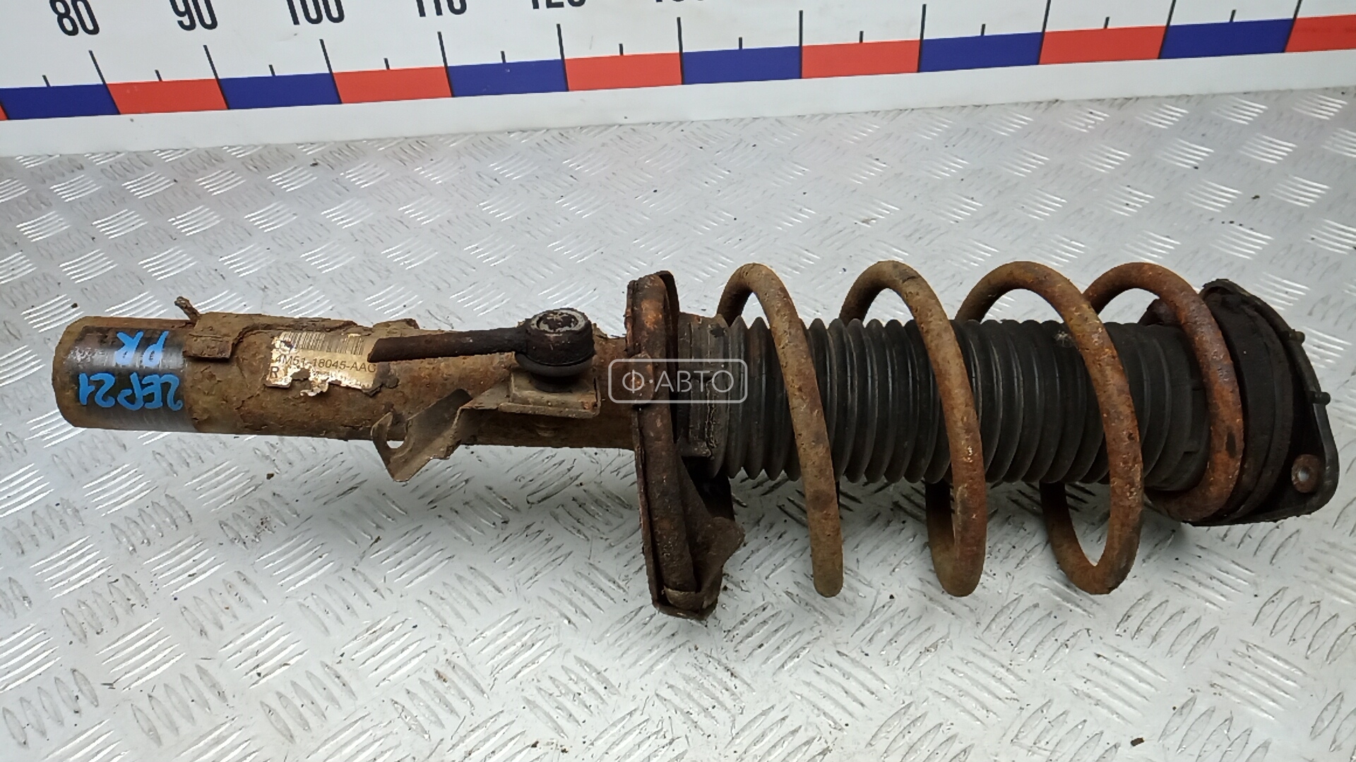 Стойка передняя правая