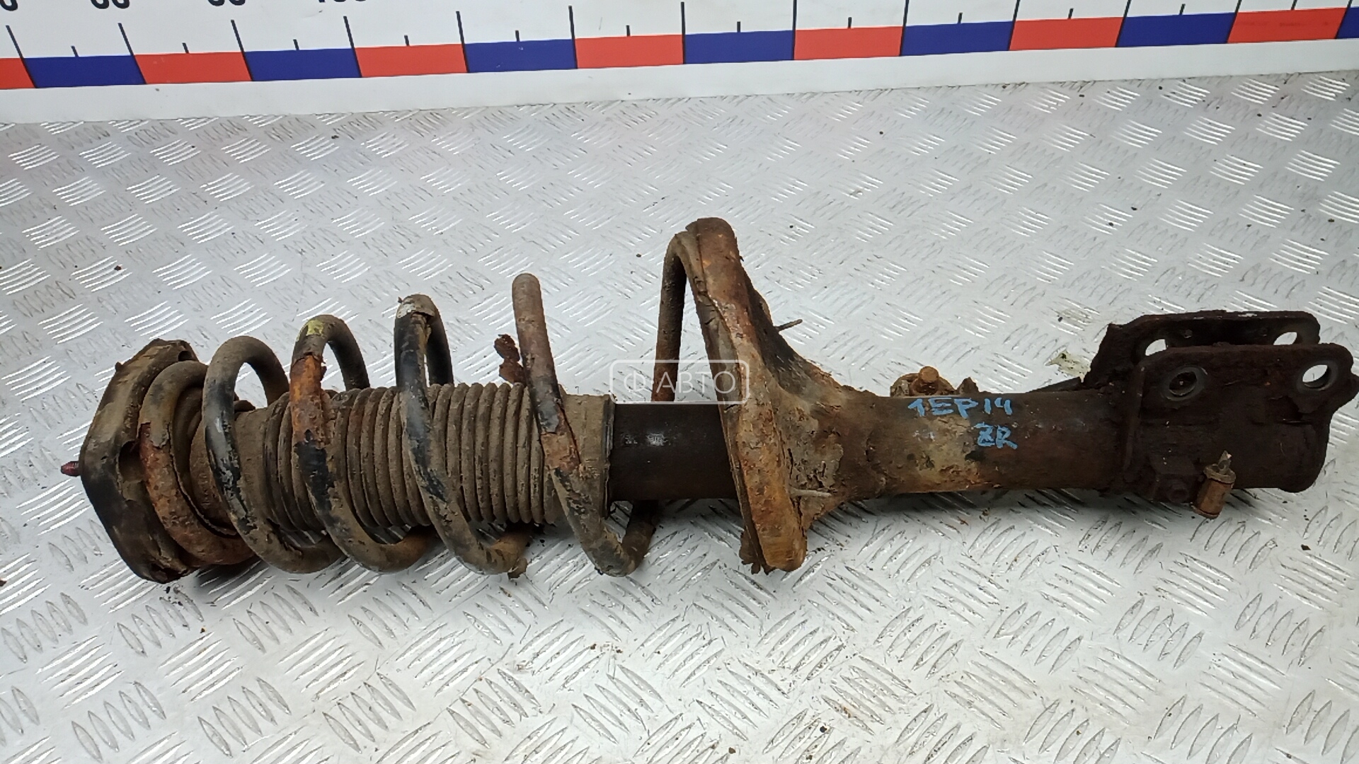 Стойка задняя правая