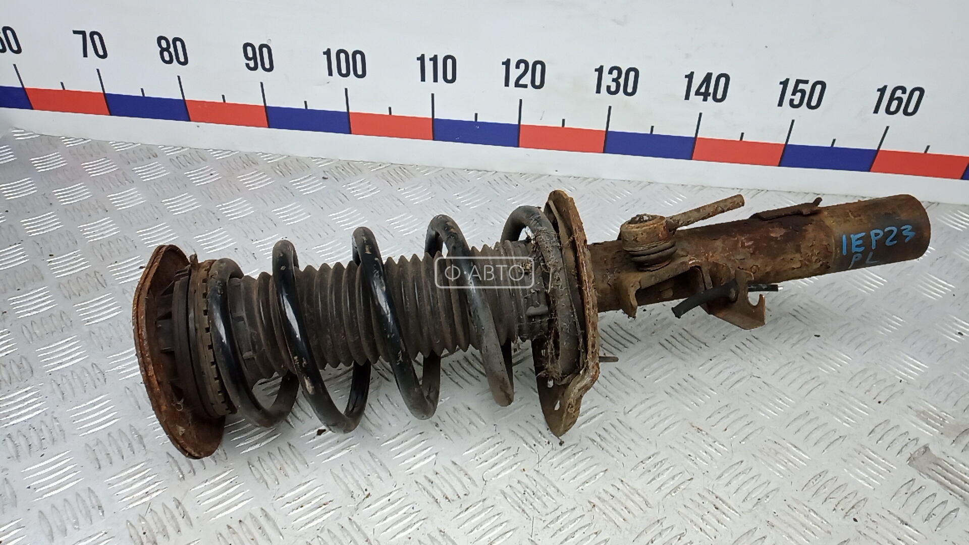 Стойка передняя левая