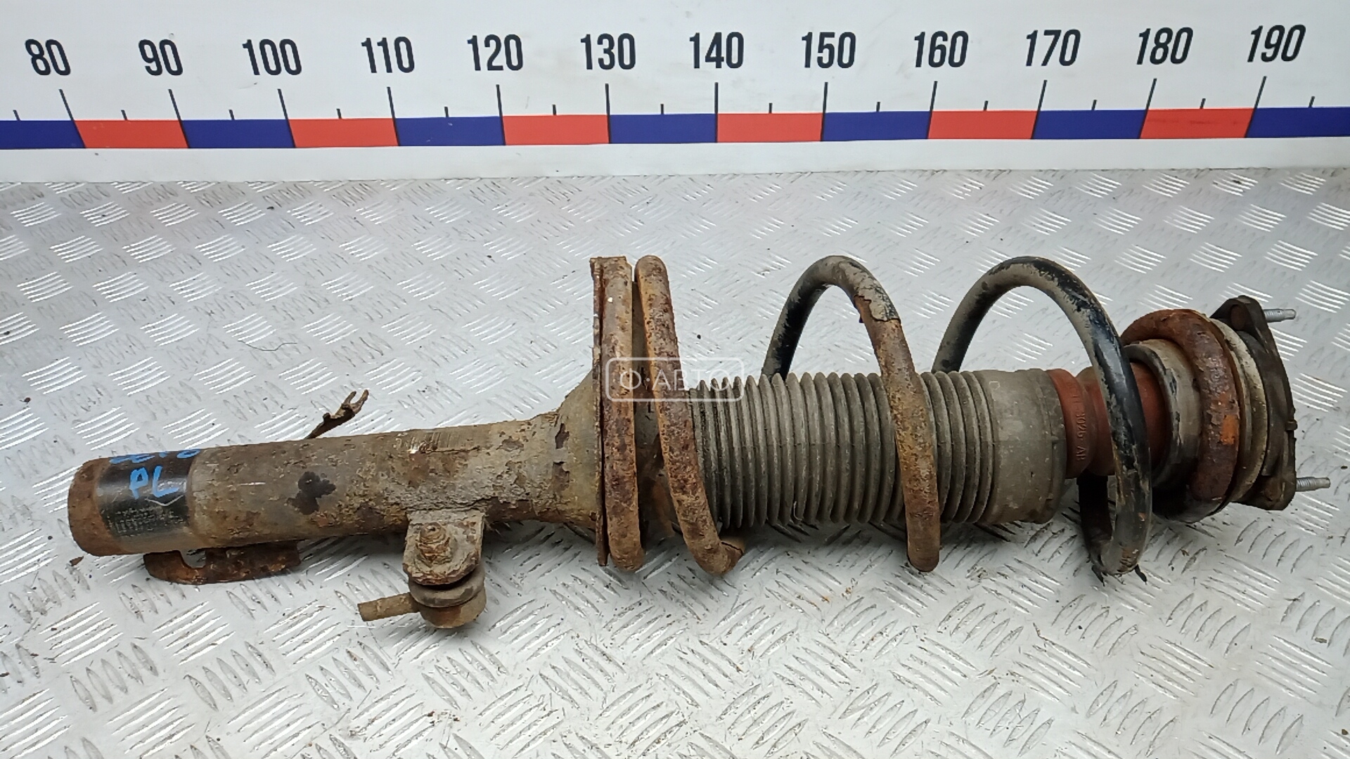 Стойка передняя левая