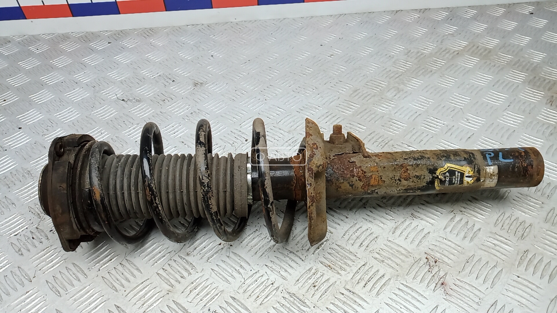 Стойка передняя левая