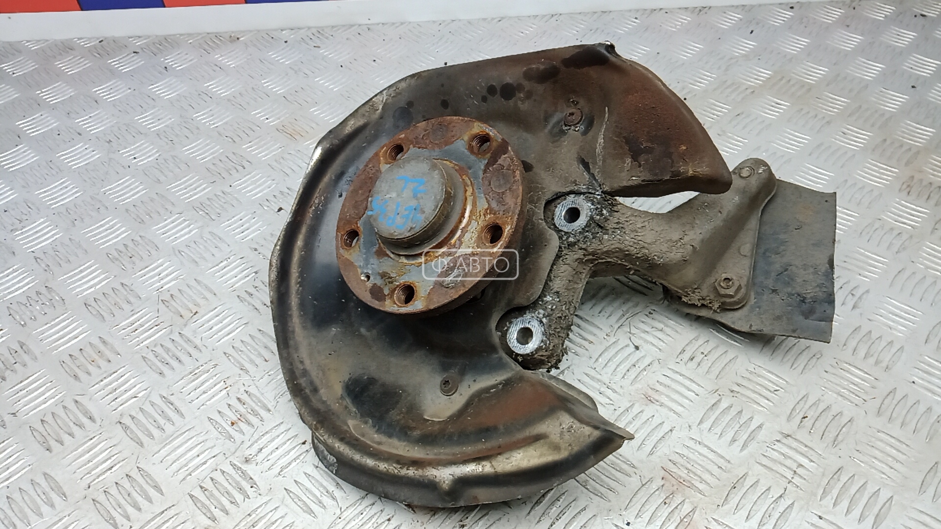 Ступица задняя левая