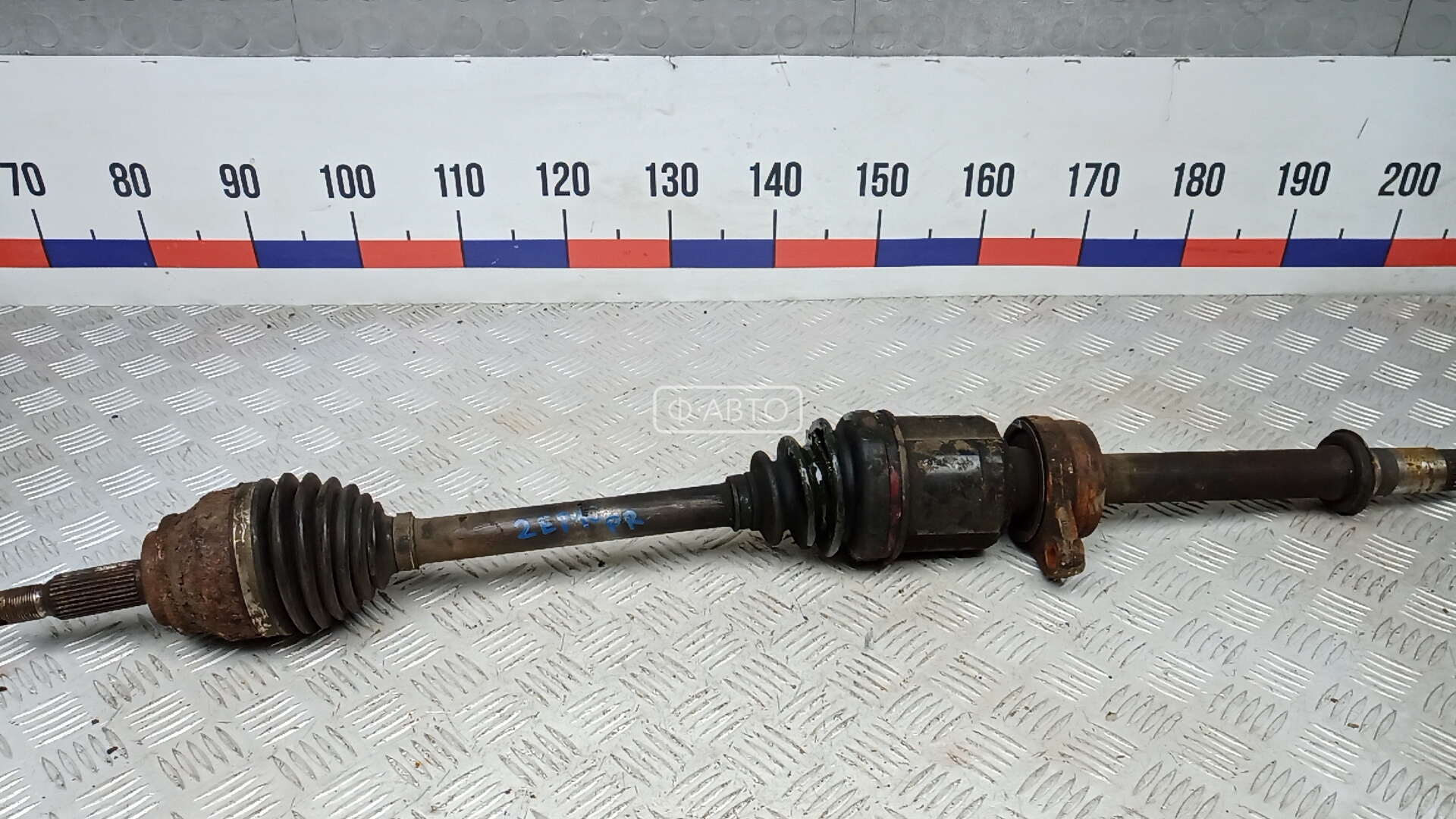 Привод передний правый