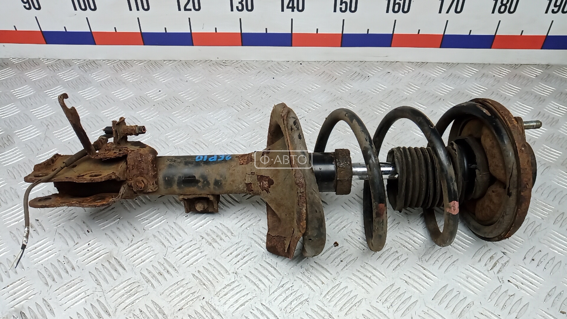 Стойка передняя левая