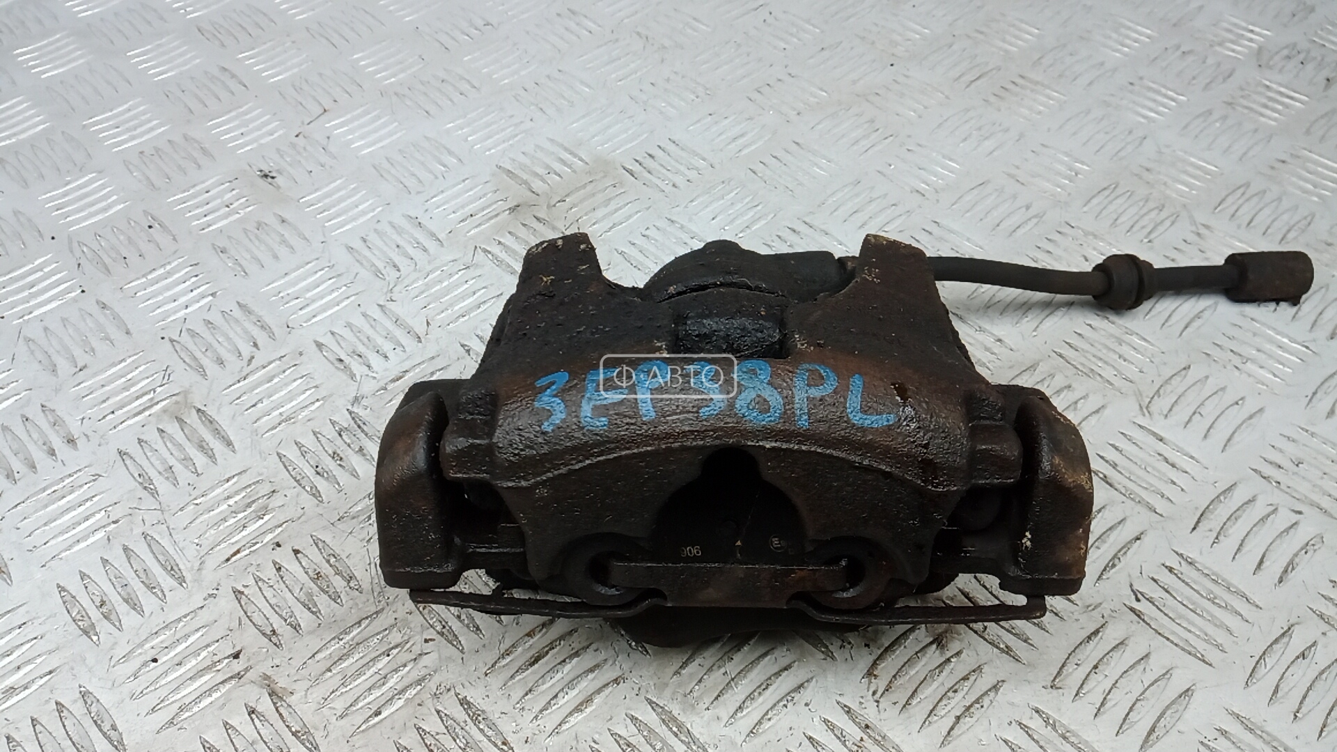 Суппорт тормозной передний левый