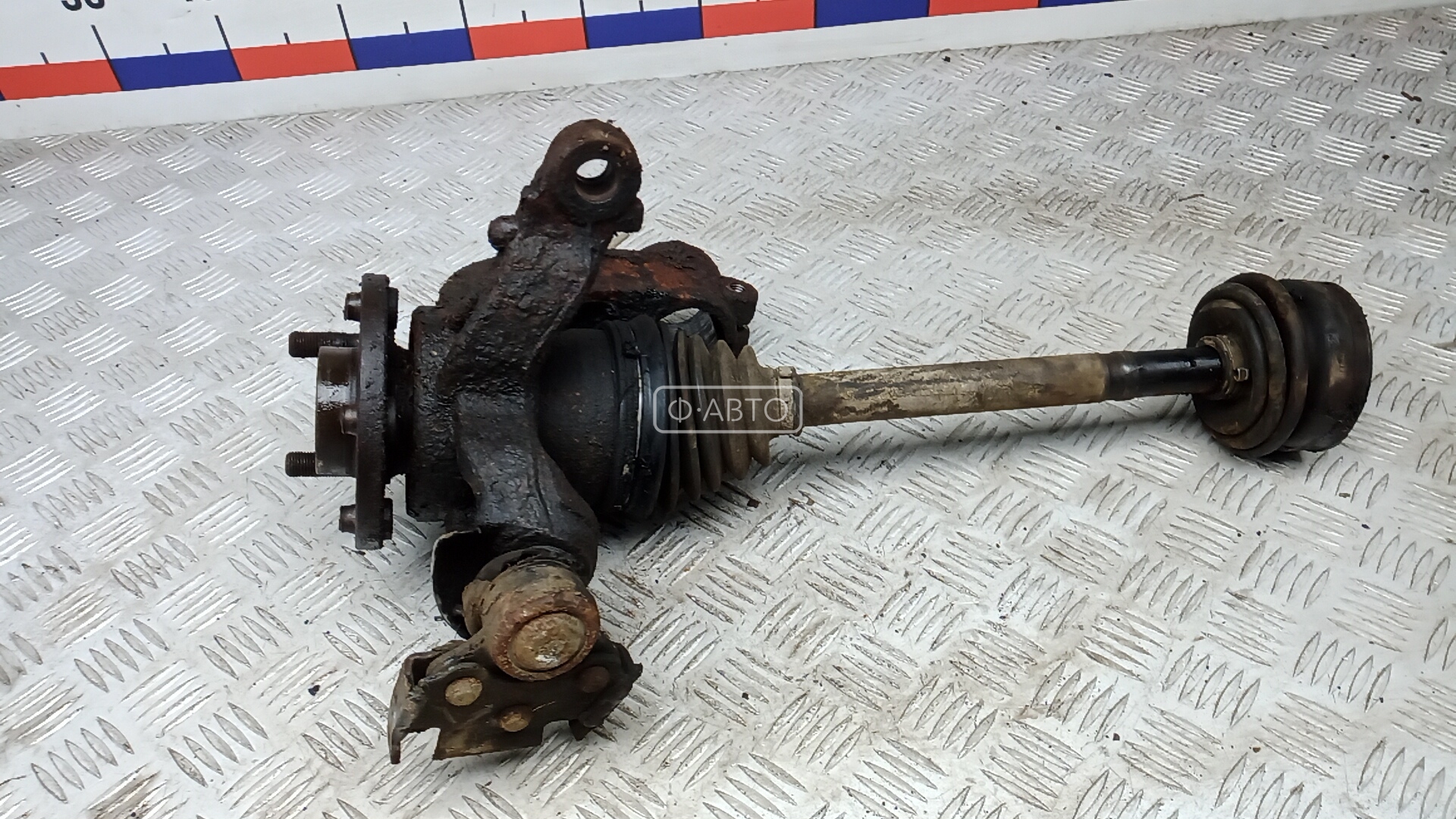 Ступица передняя левая