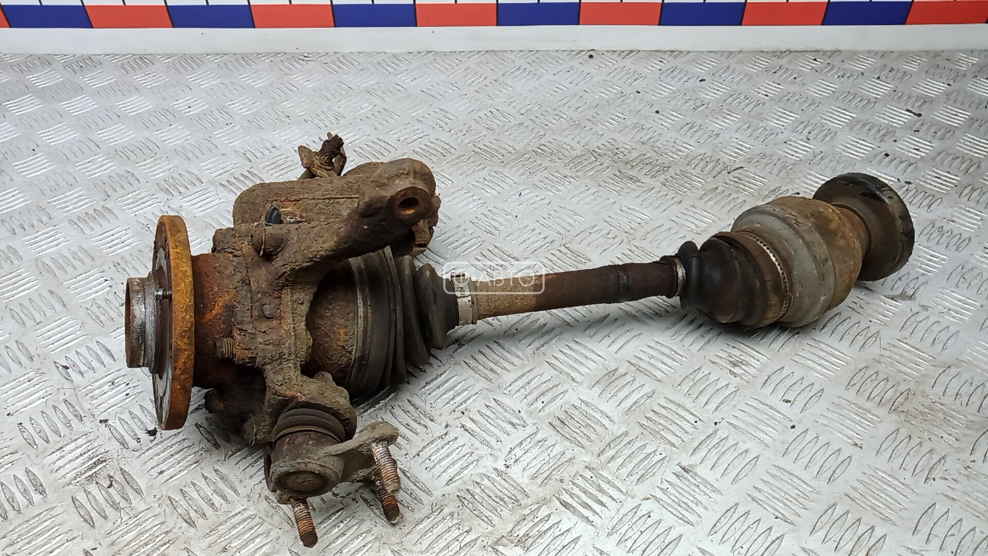 Привод передний левый