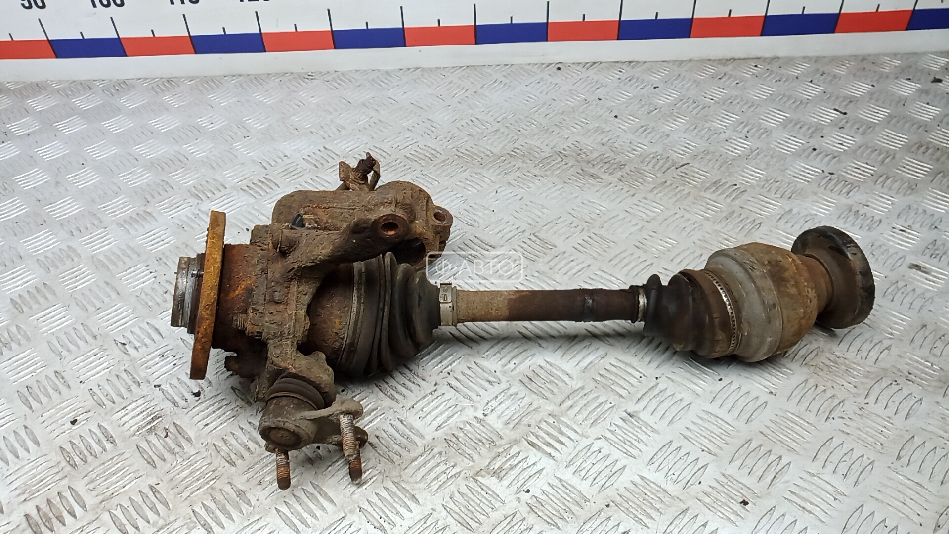 Ступица передняя левая