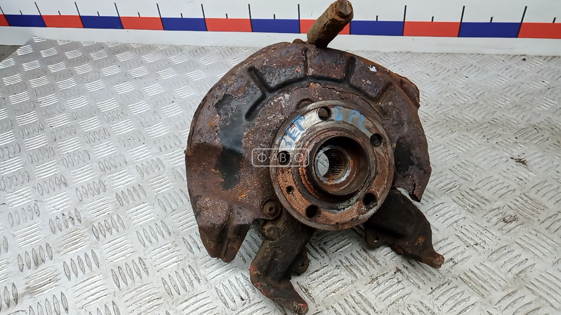Ступица передняя левая
