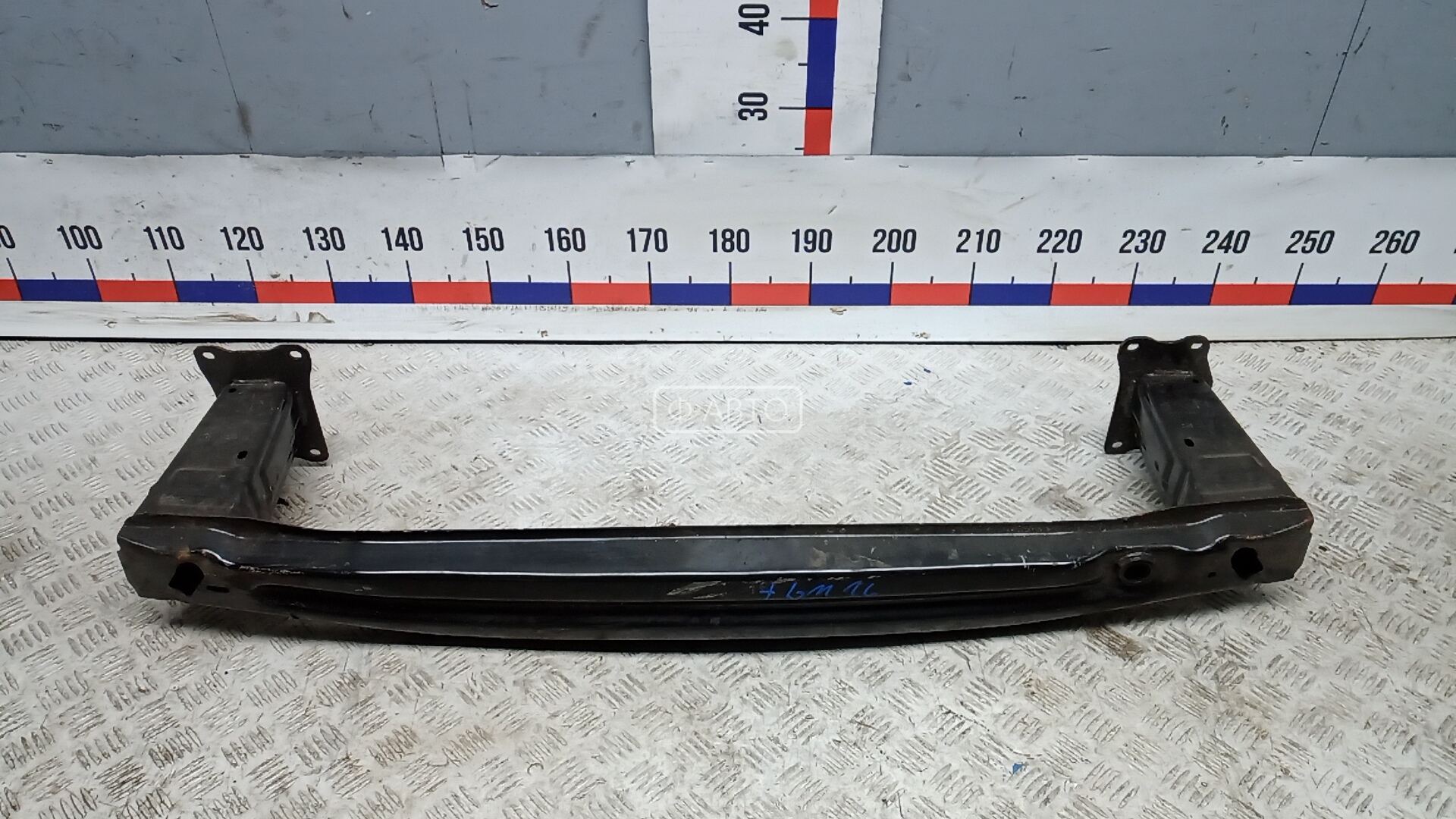 Усилитель бампера задний