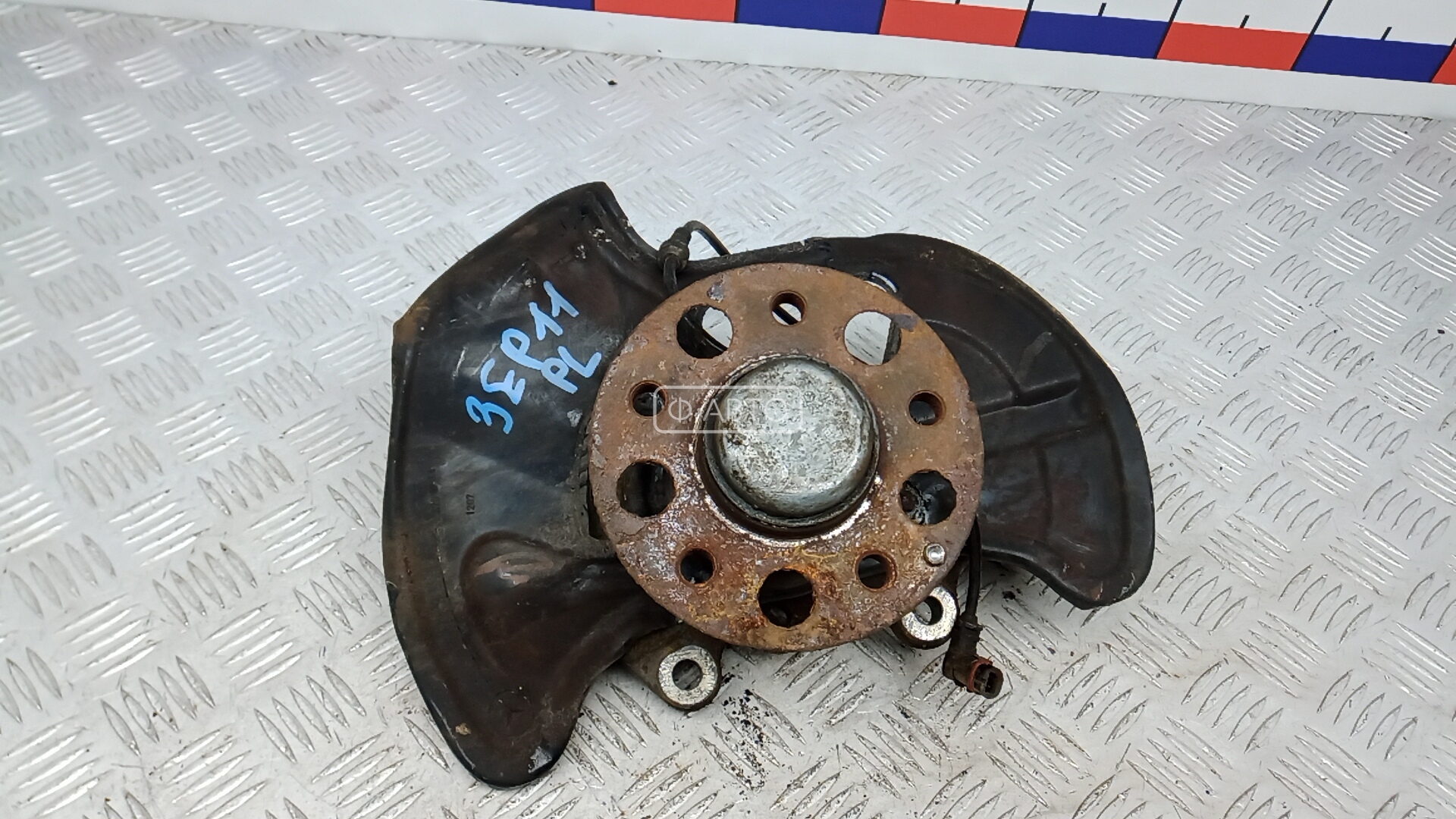 Ступица передняя левая