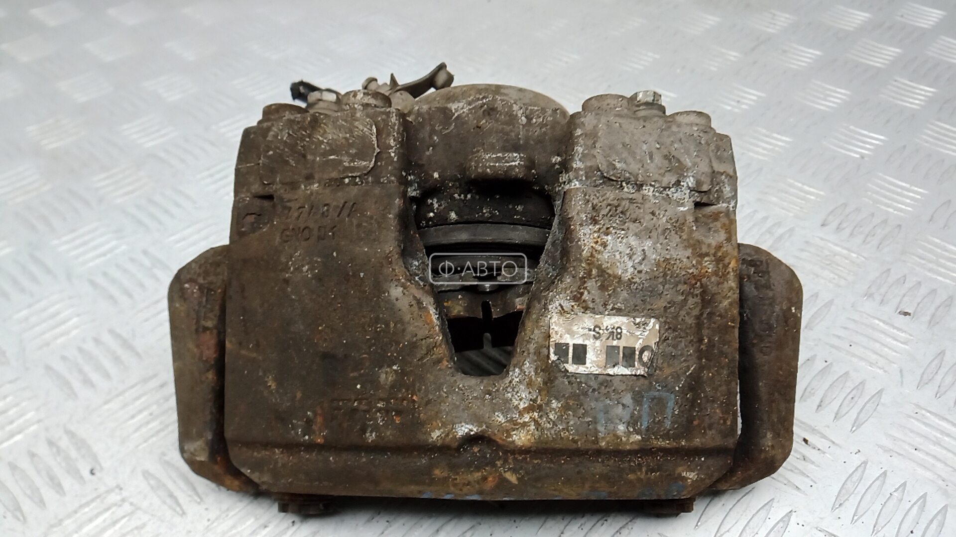 Суппорт тормозной передний правый