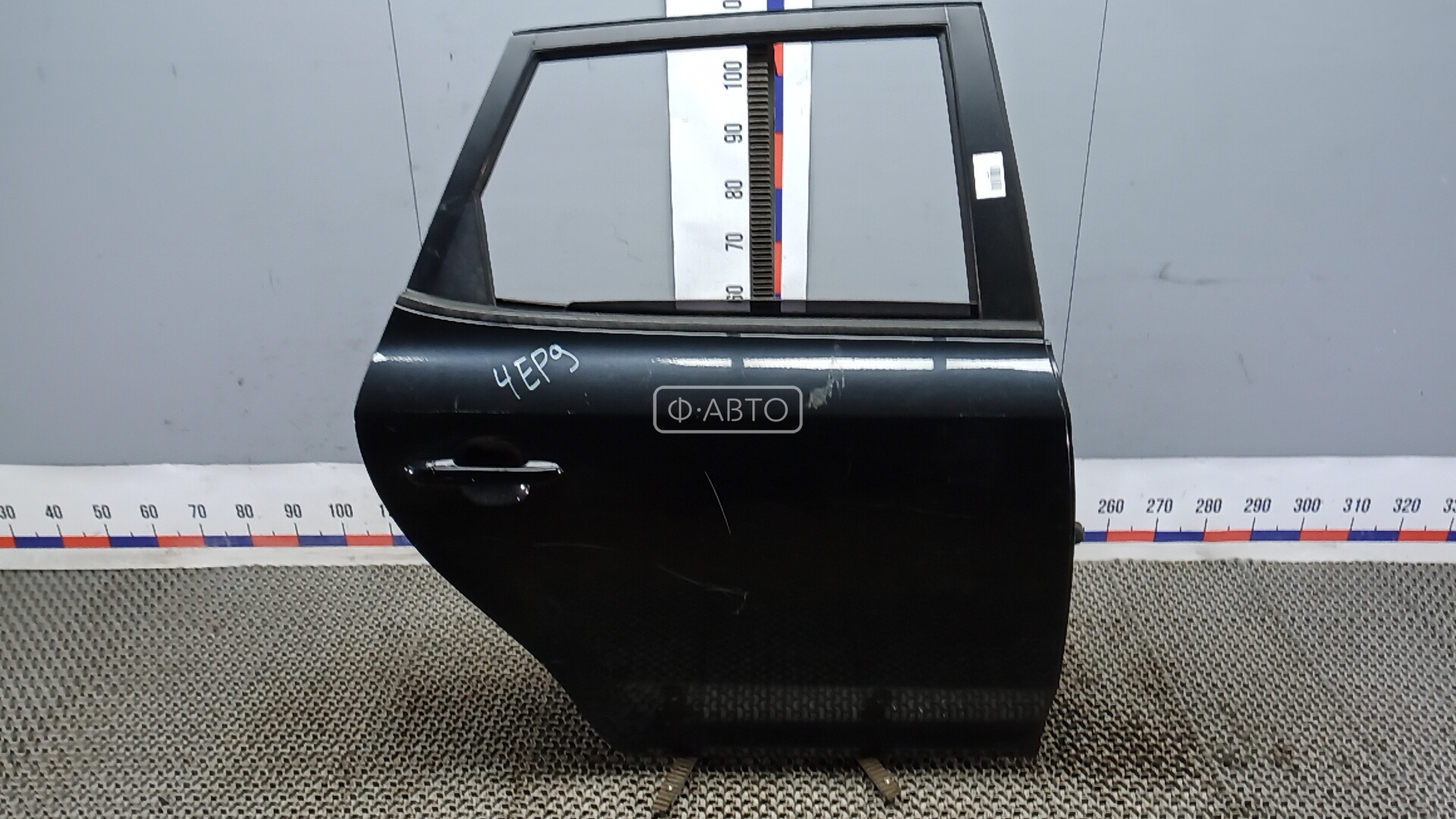 Дверь задняя правая