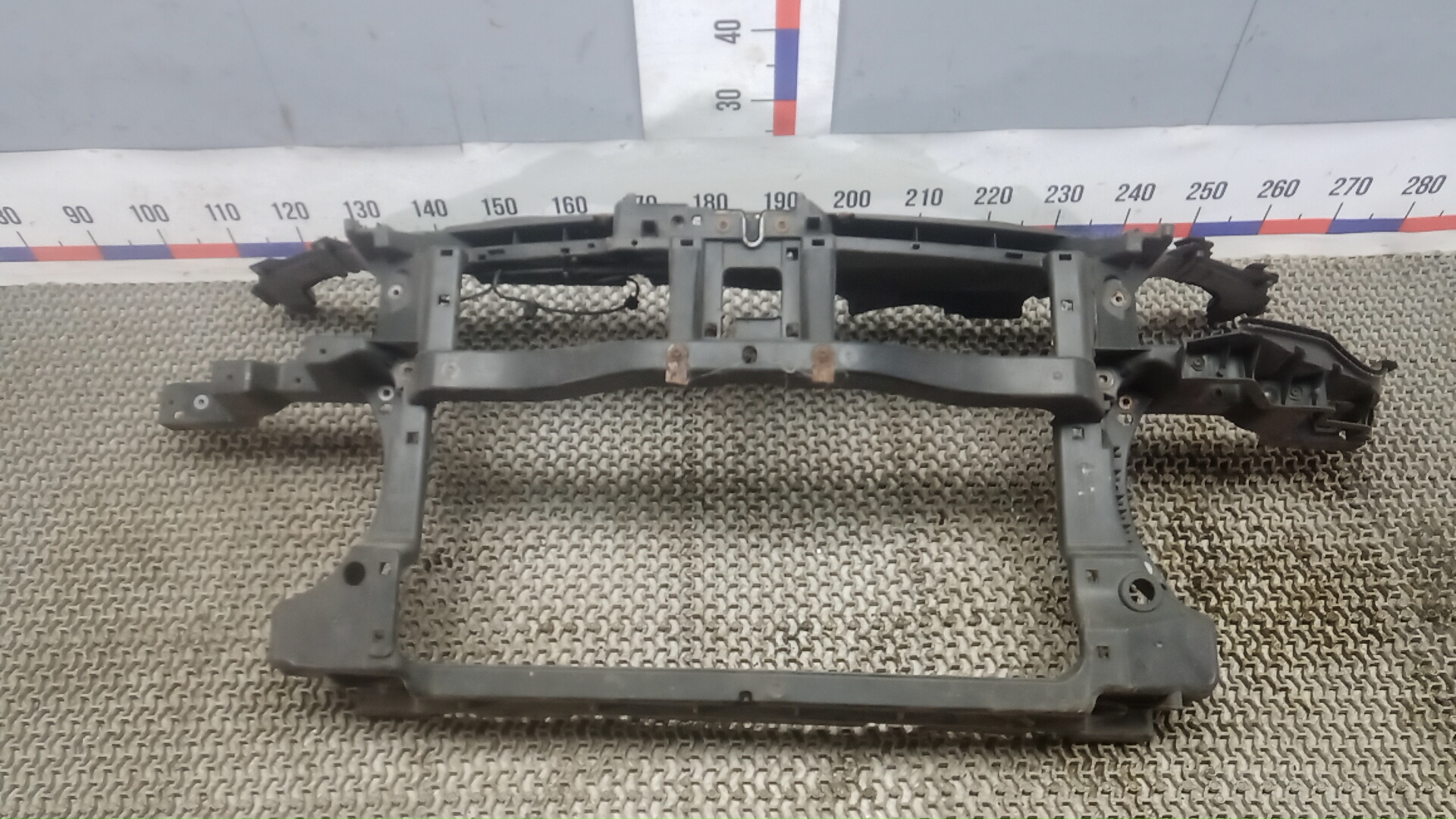 Передняя панель крепления облицовки (телевизор) VOLKSWAGEN PASSAT B6