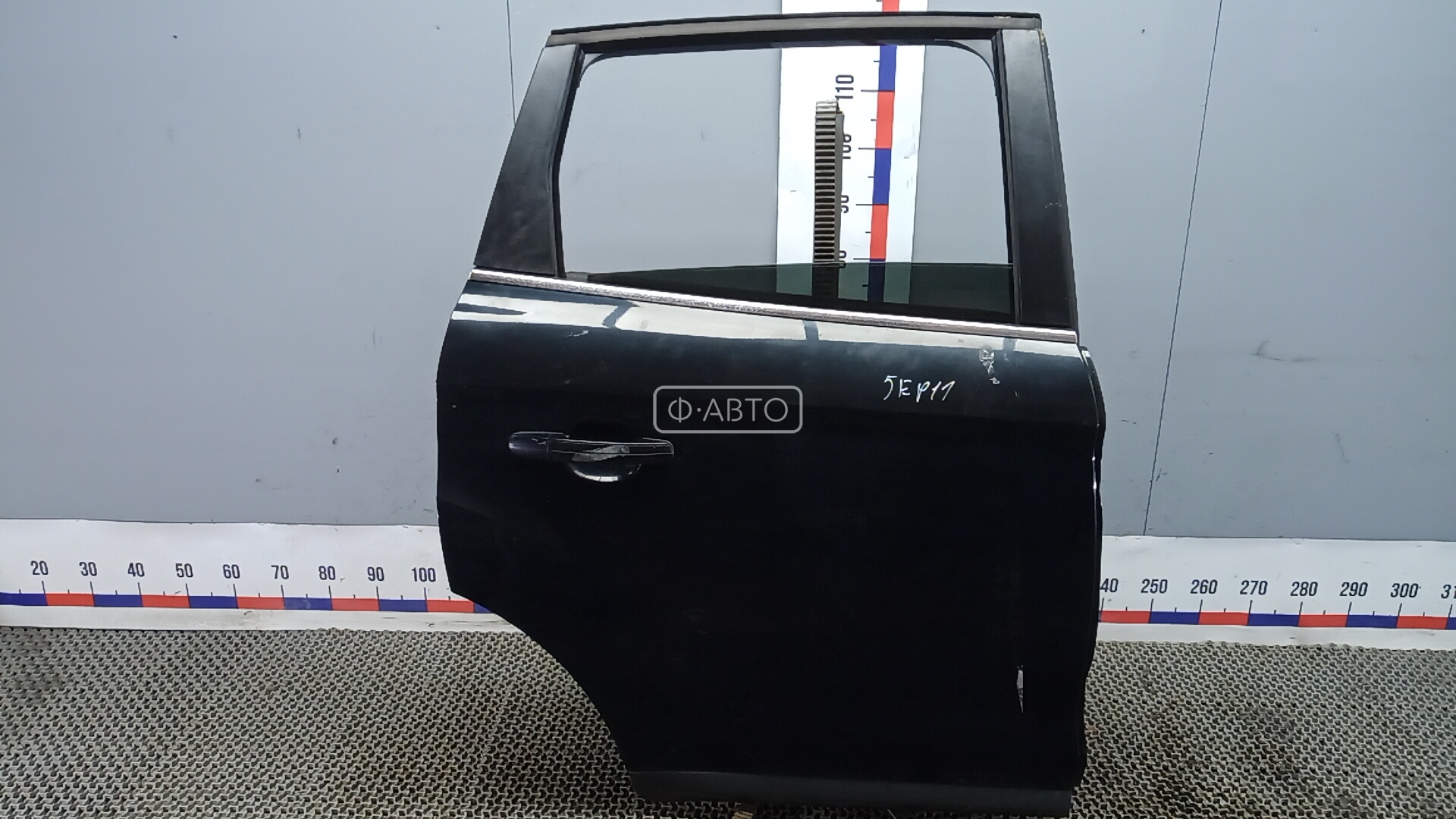 Дверь задняя правая