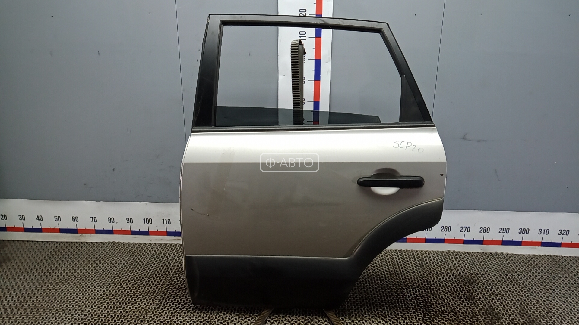 Дверь задняя левая