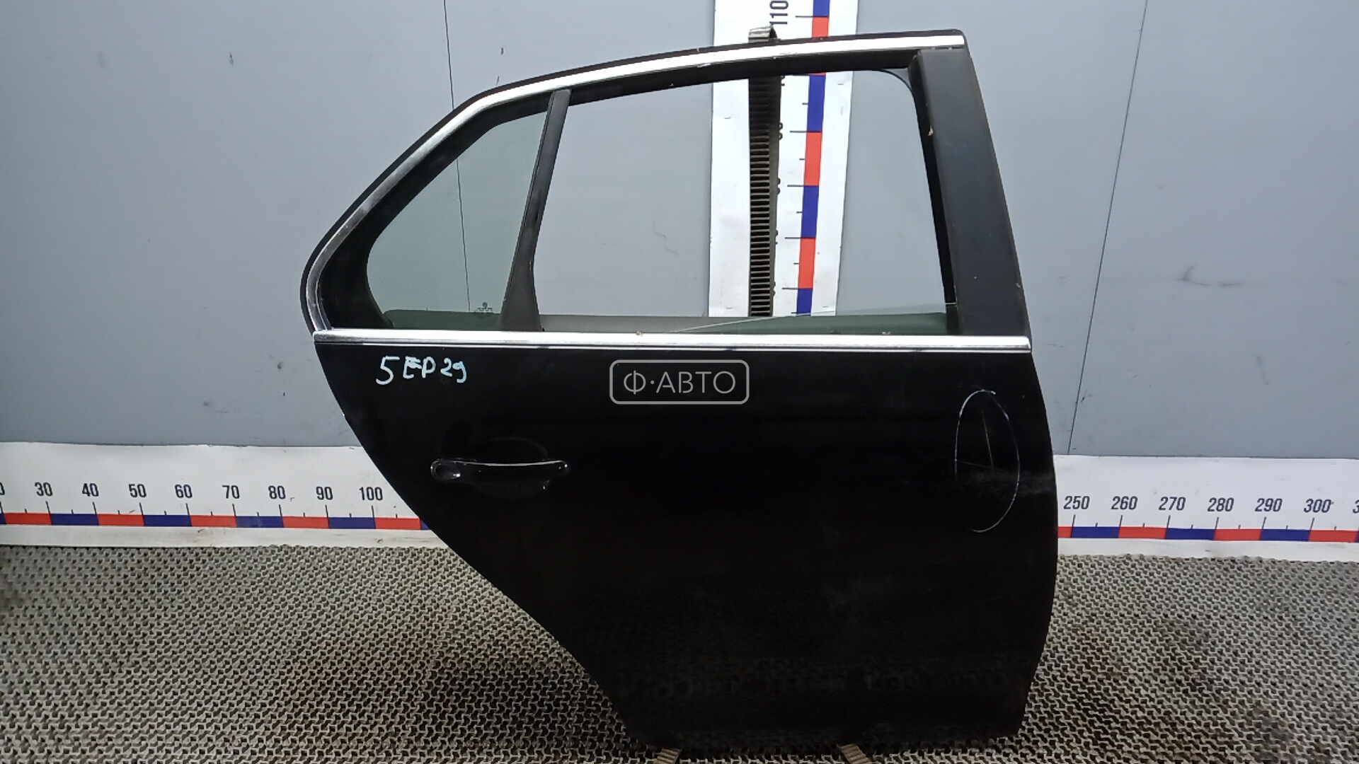 Дверь задняя правая