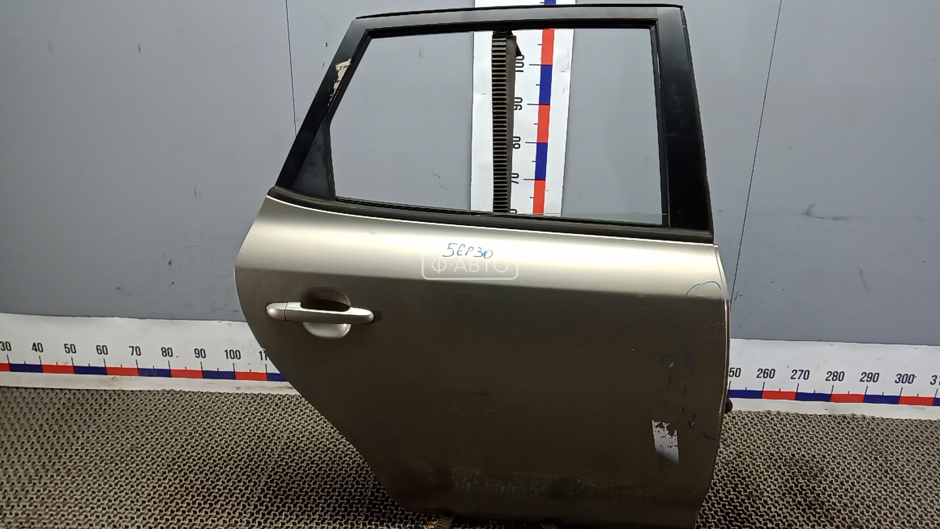 Дверь задняя правая