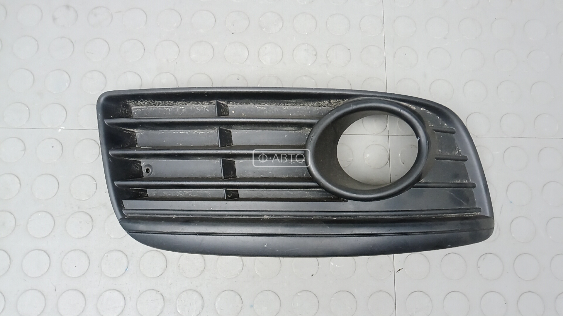 Решетка бампера передняя VOLKSWAGEN GOLF 5