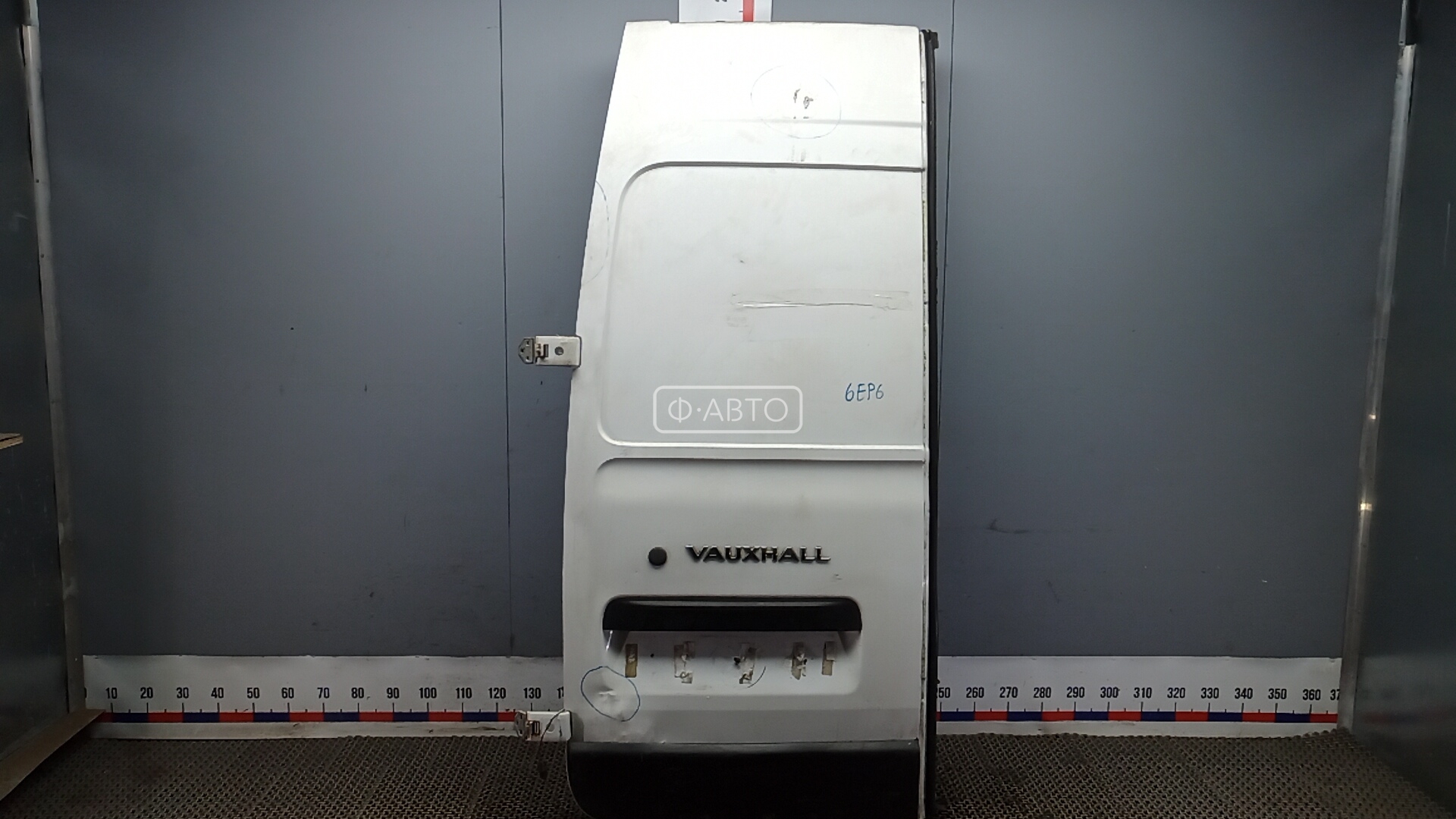 Дверь распашная левая