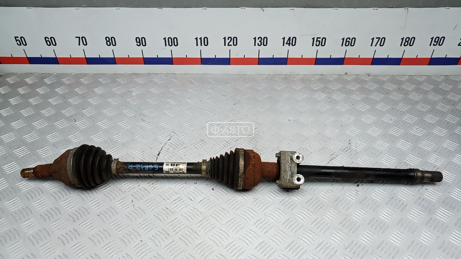 Привод передний правый