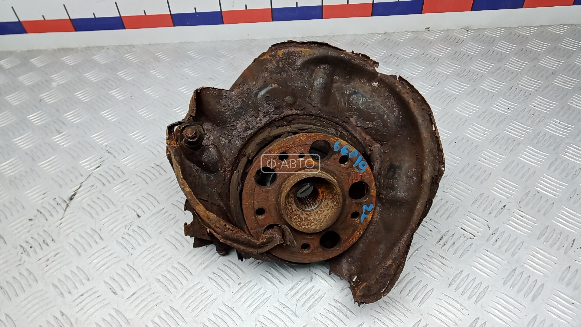 Ступица задняя левая