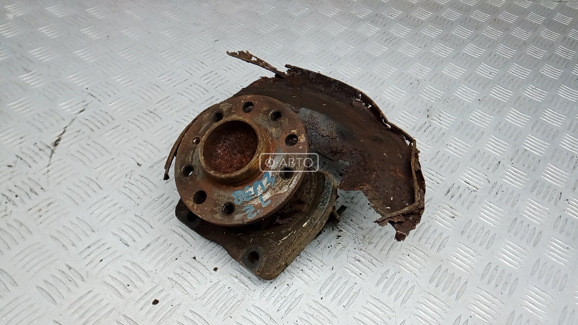 Ступица задняя левая