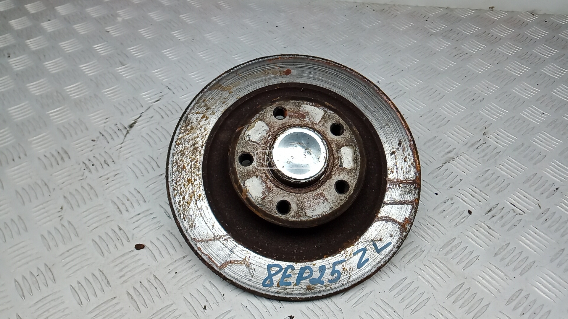 Ступица задняя левая