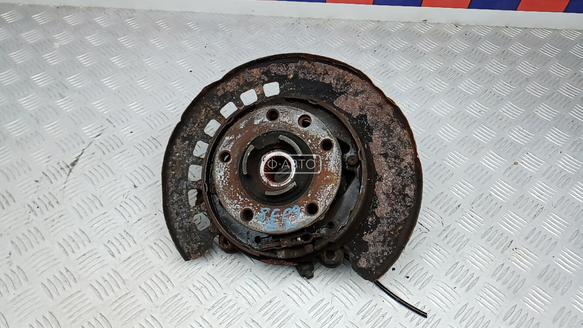 Ступица задняя левая