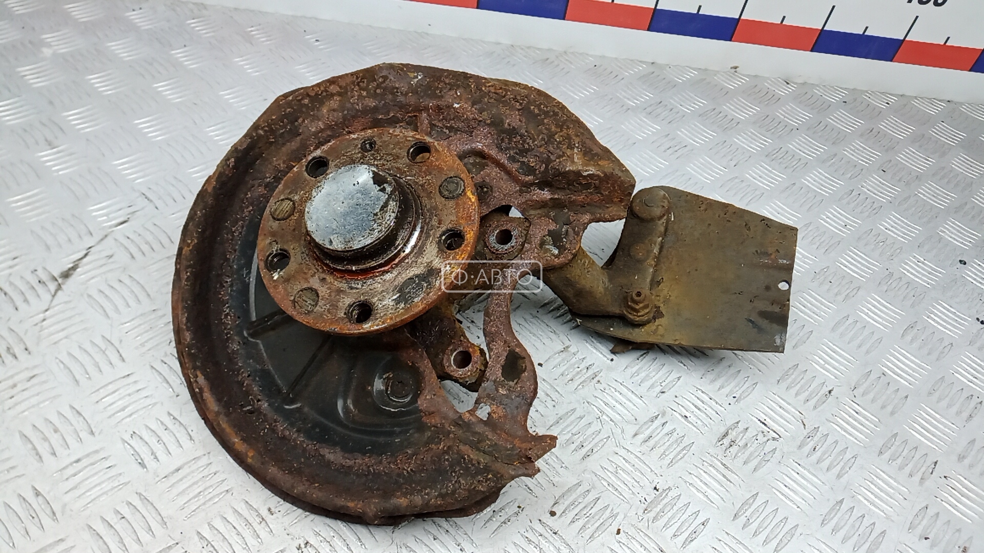 Ступица задняя левая