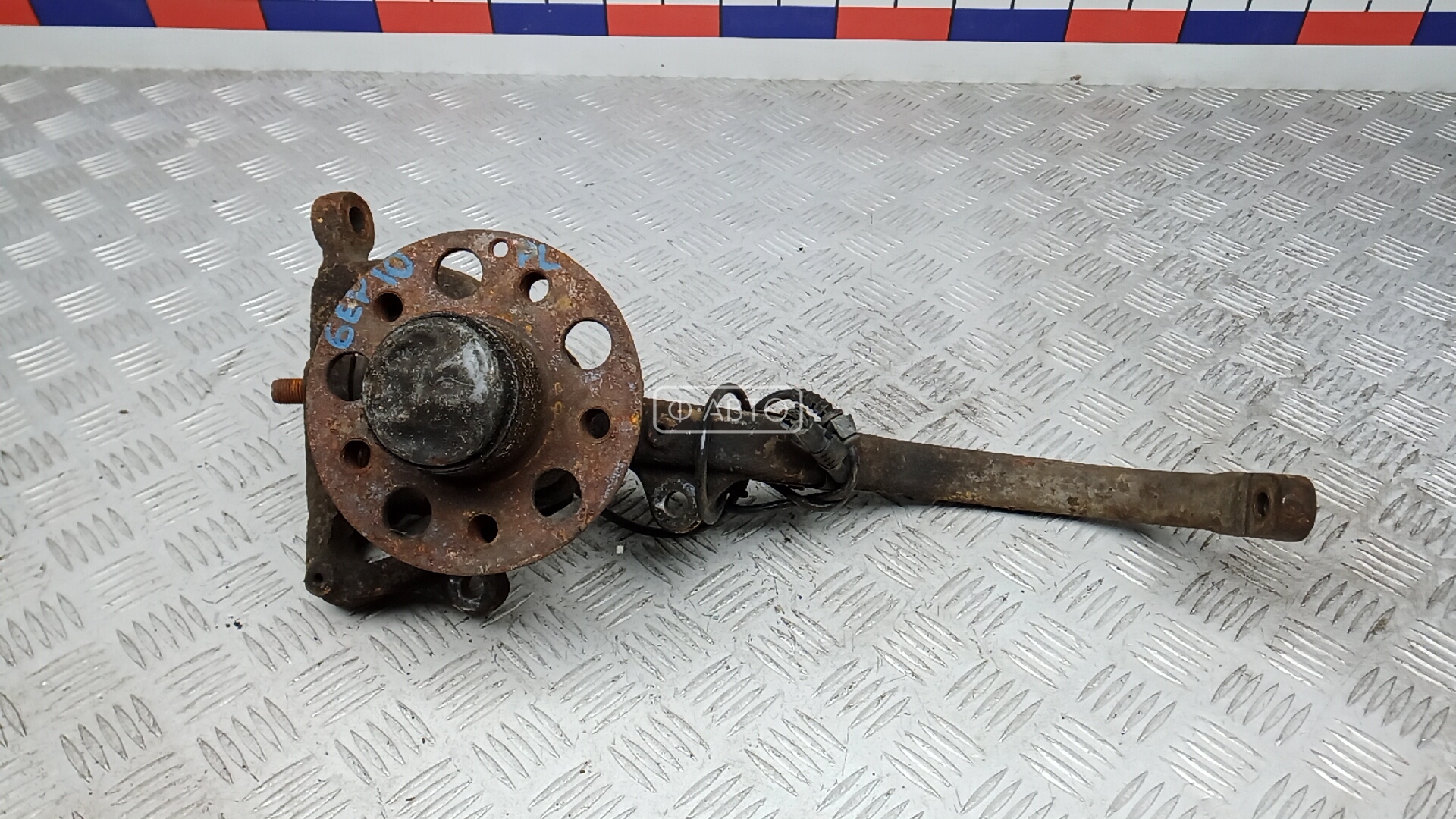 Ступица передняя левая