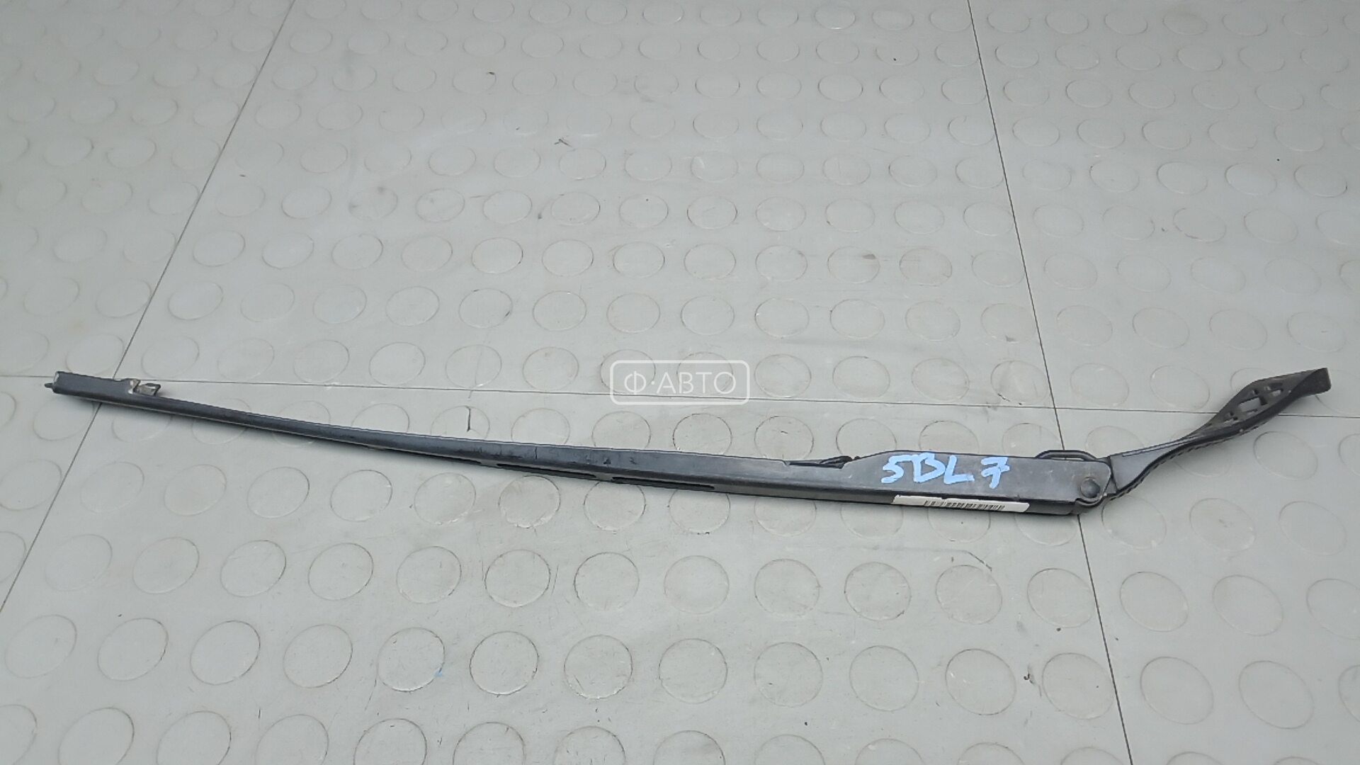 Щеткодержатель лобового стекла