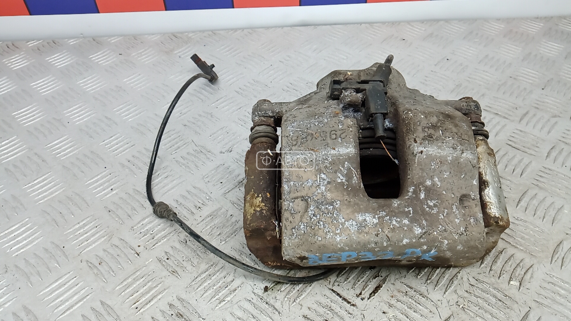 Суппорт тормозной передний правый