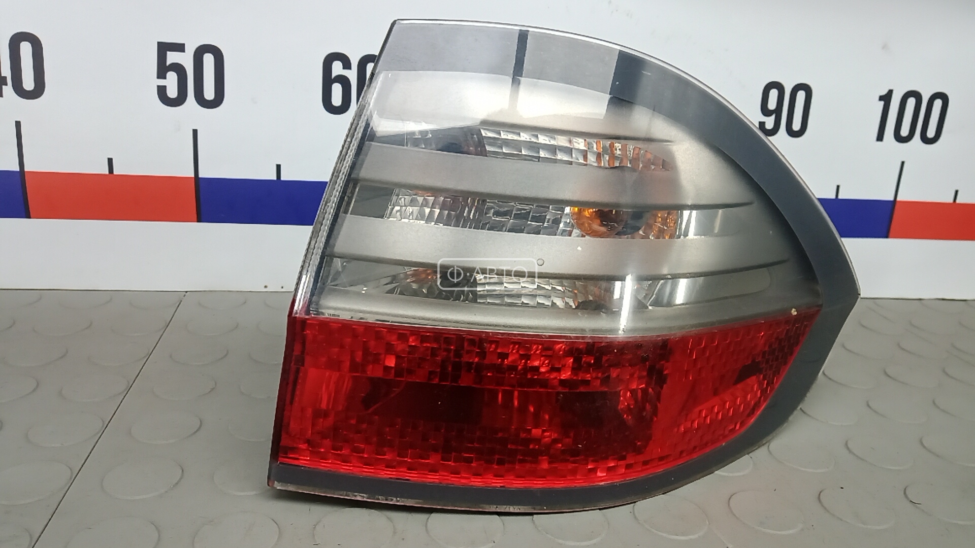 Фонарь задний правый