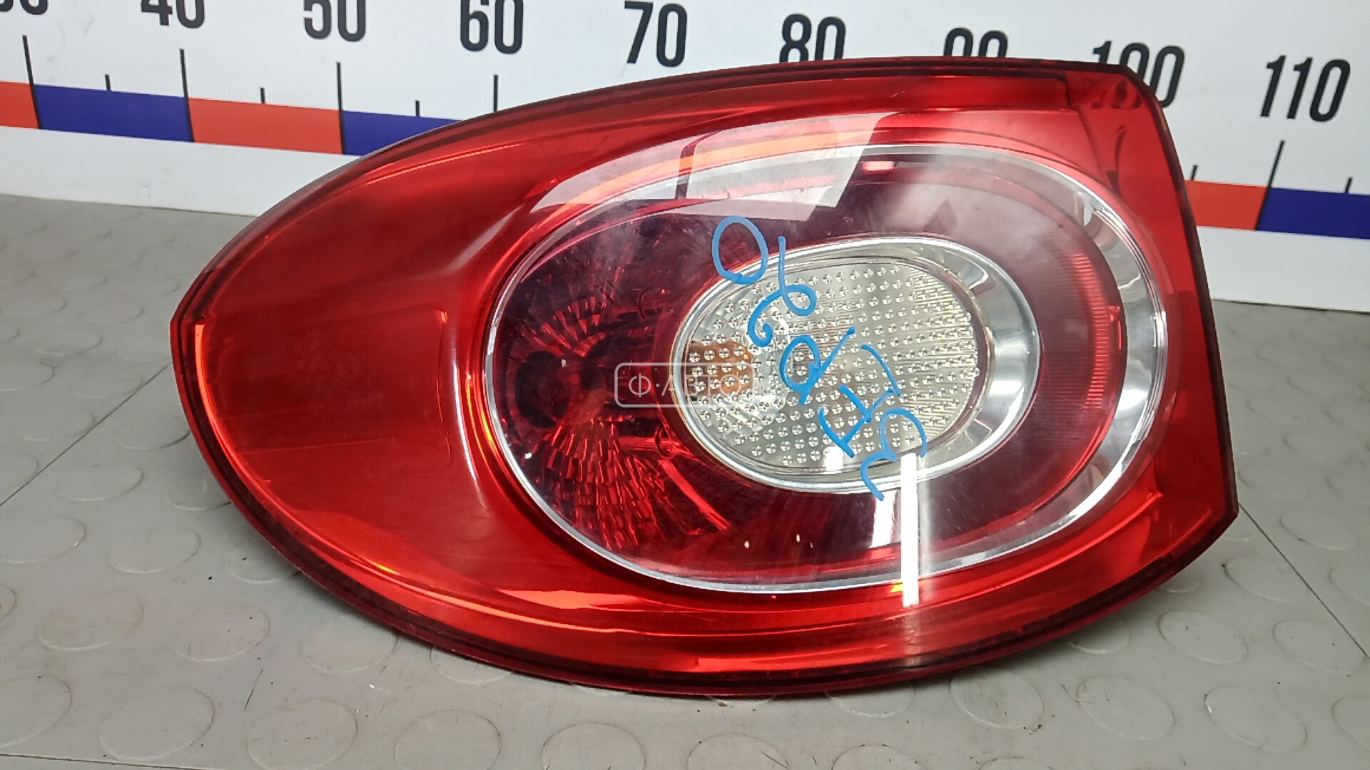 Фонарь задний левый