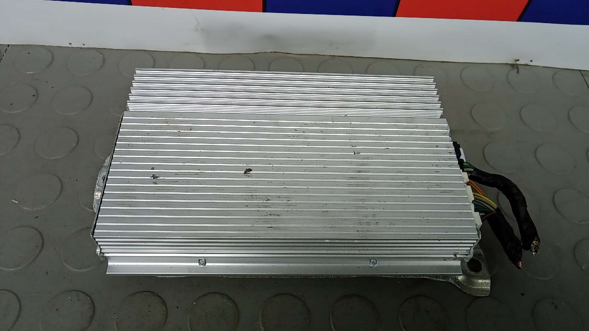 Усилитель музыки DODGE NITRO