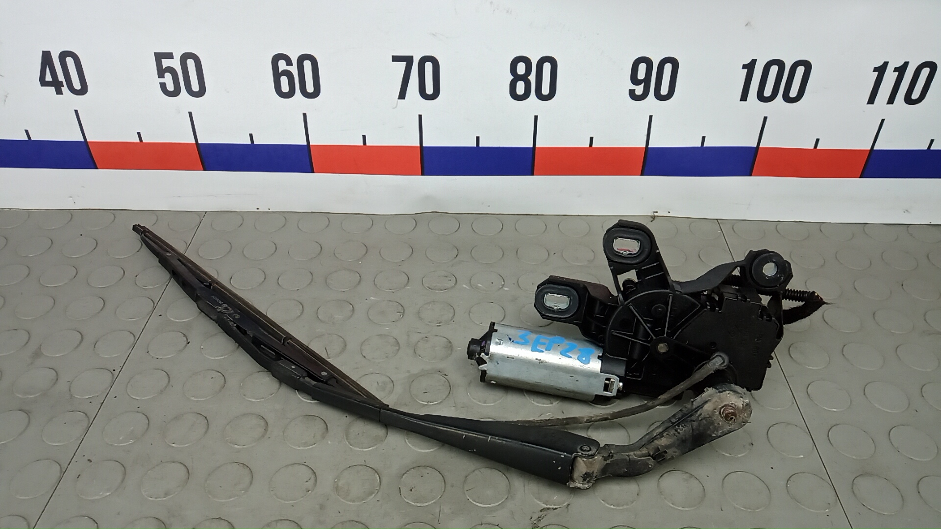 Моторчик стеклоочиcтителя 3-5 MERCEDES BENZ VITO W639