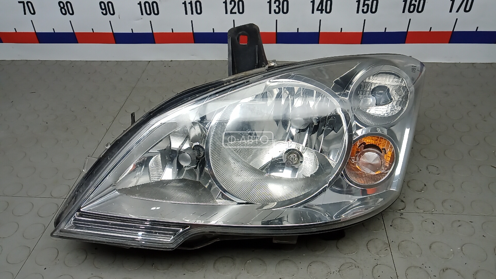 Фара левая