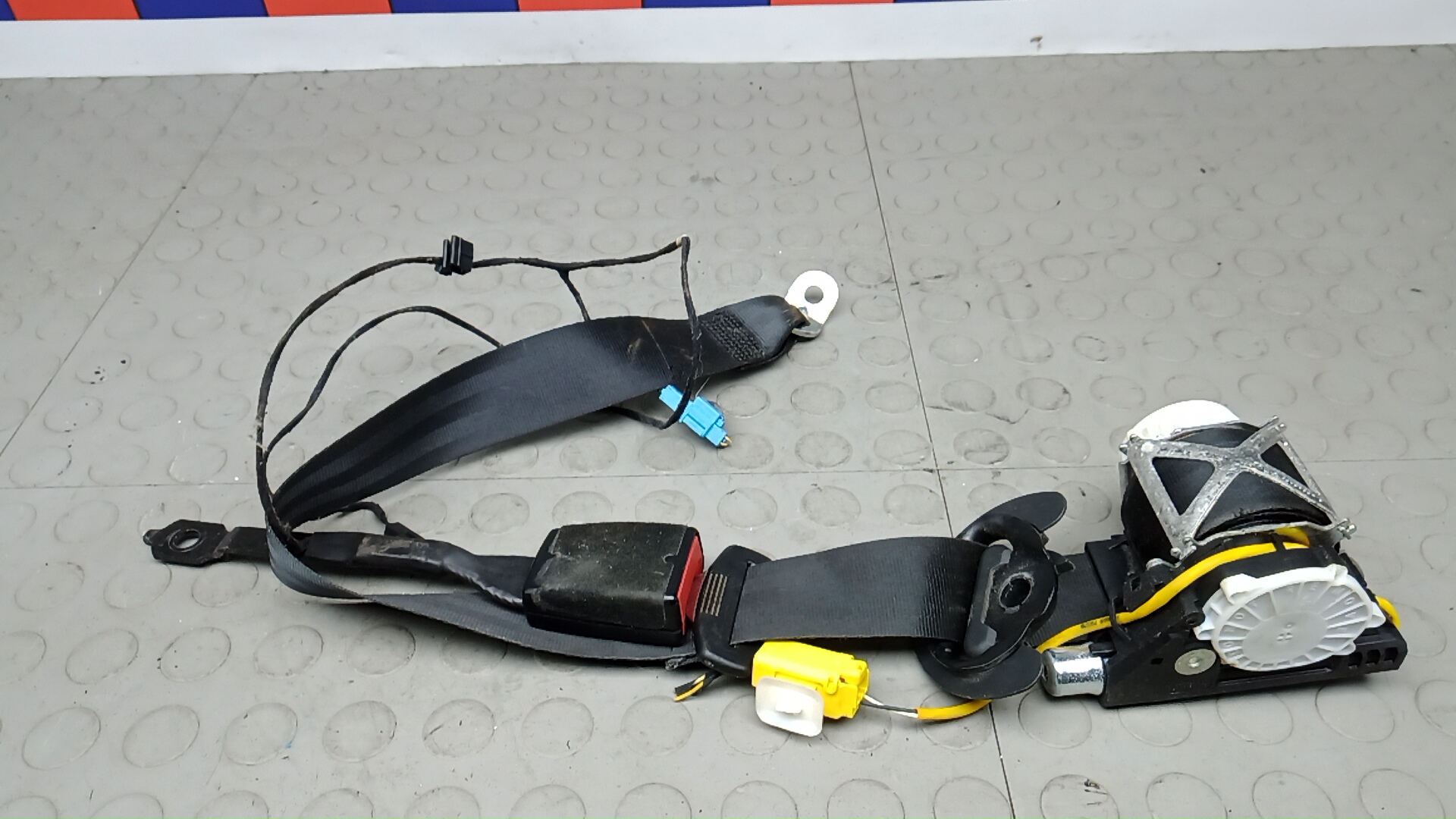 Ремень безопасности с пиропатроном сиденья переднего VOLKSWAGEN TIGUAN 1