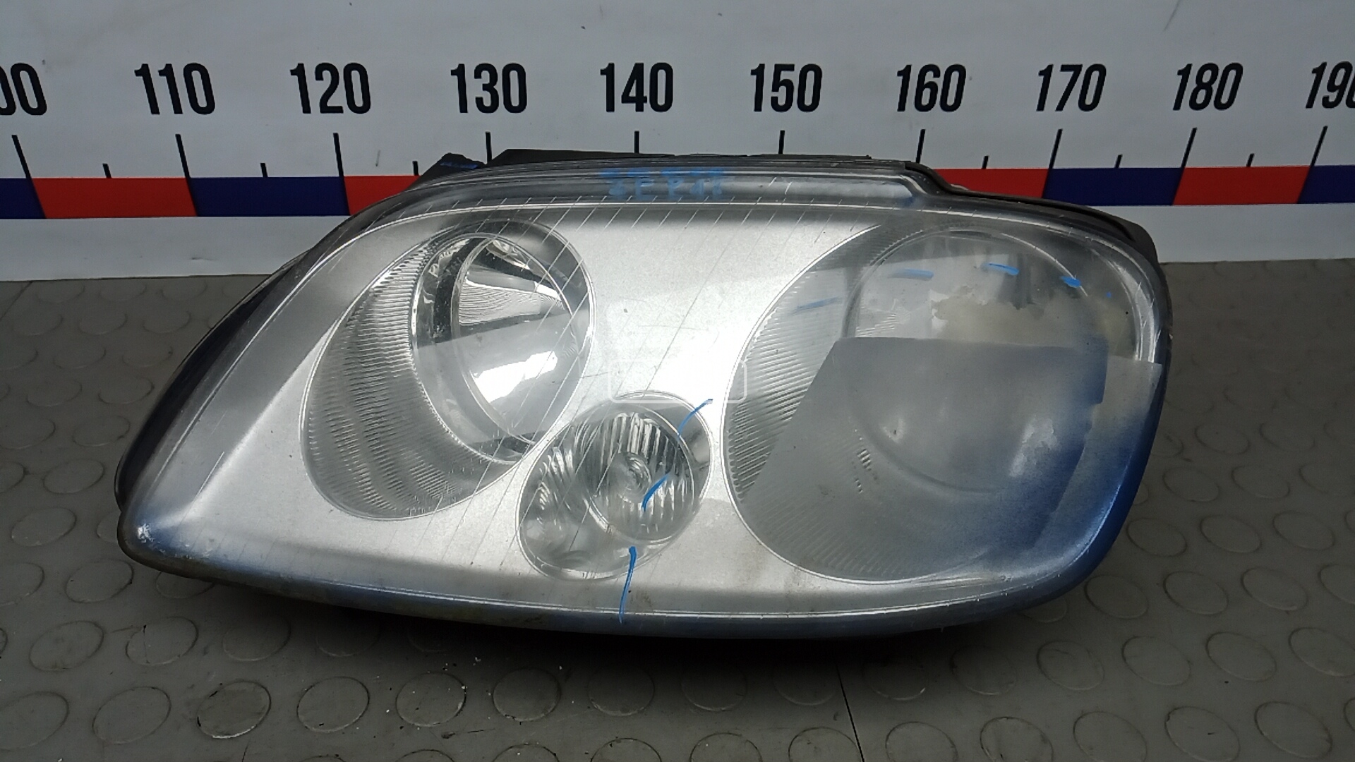 Фара левая