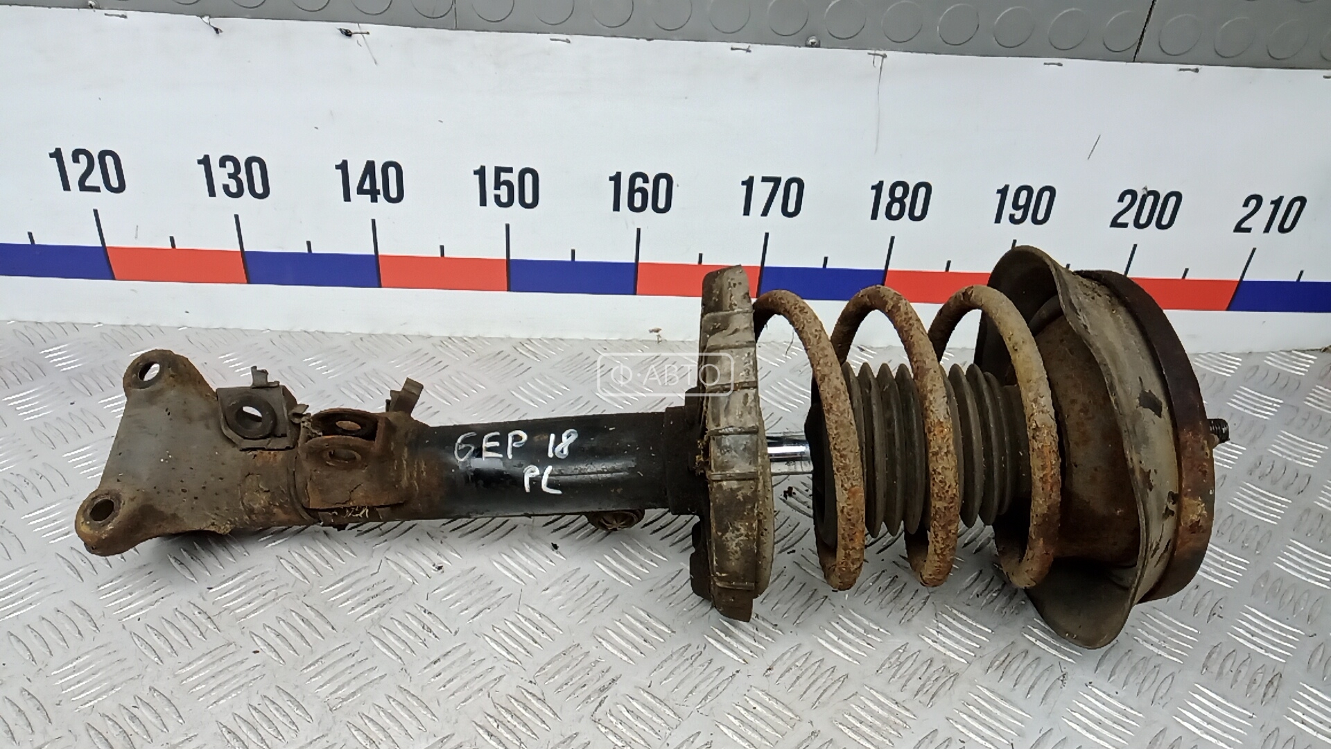 Стойка передняя левая