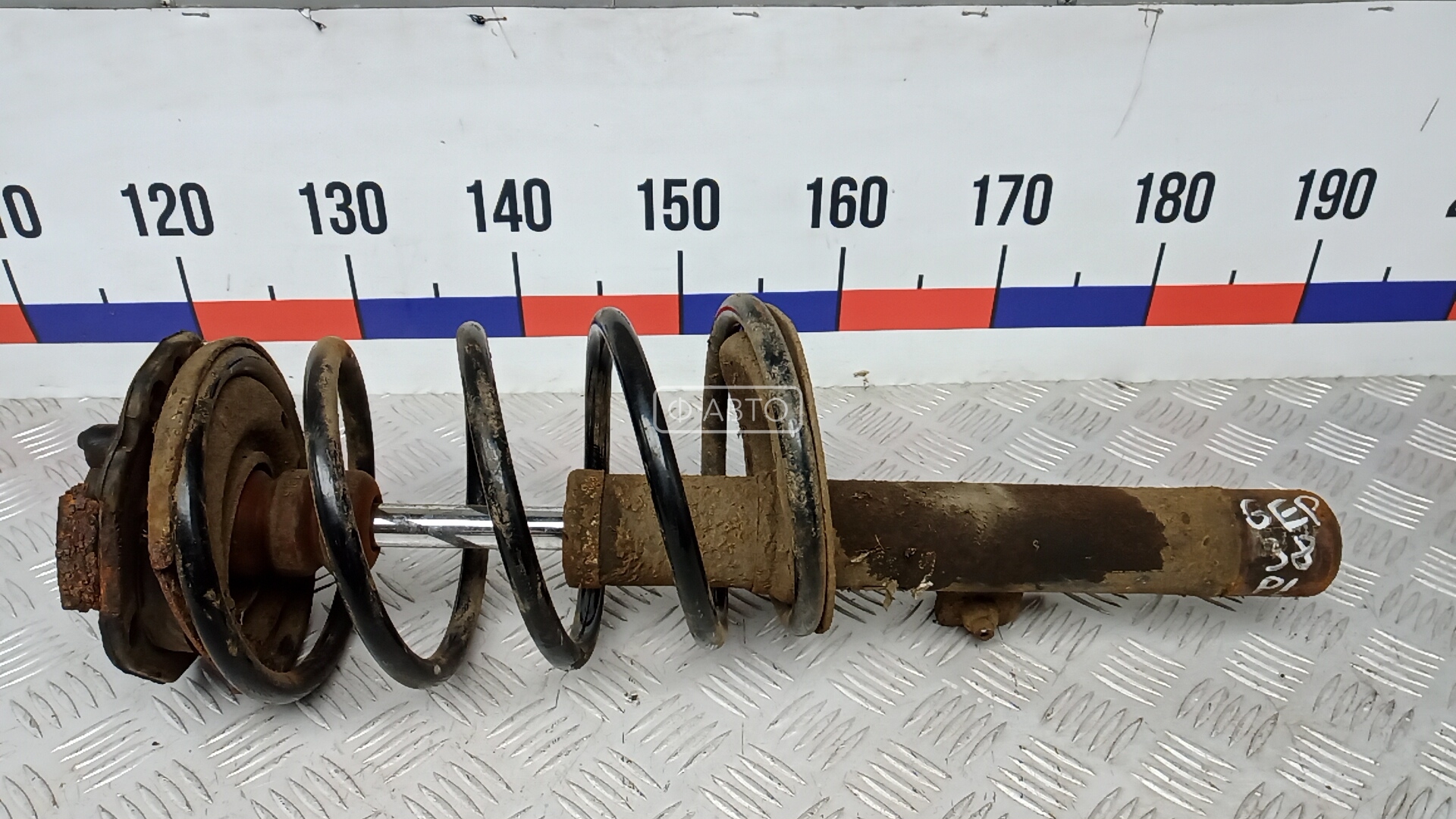 Стойка передняя левая